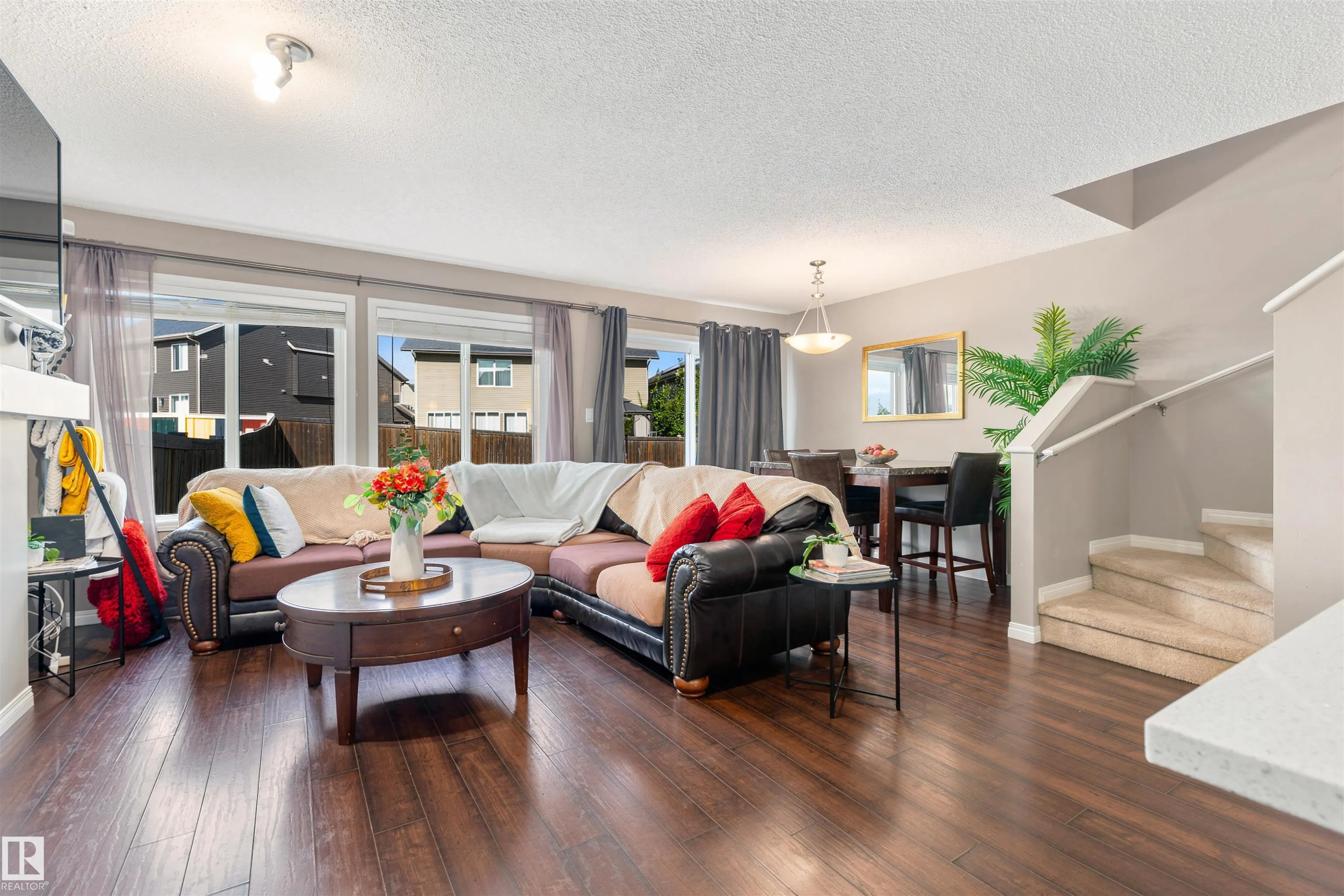5604 CRABAPPLE Way
