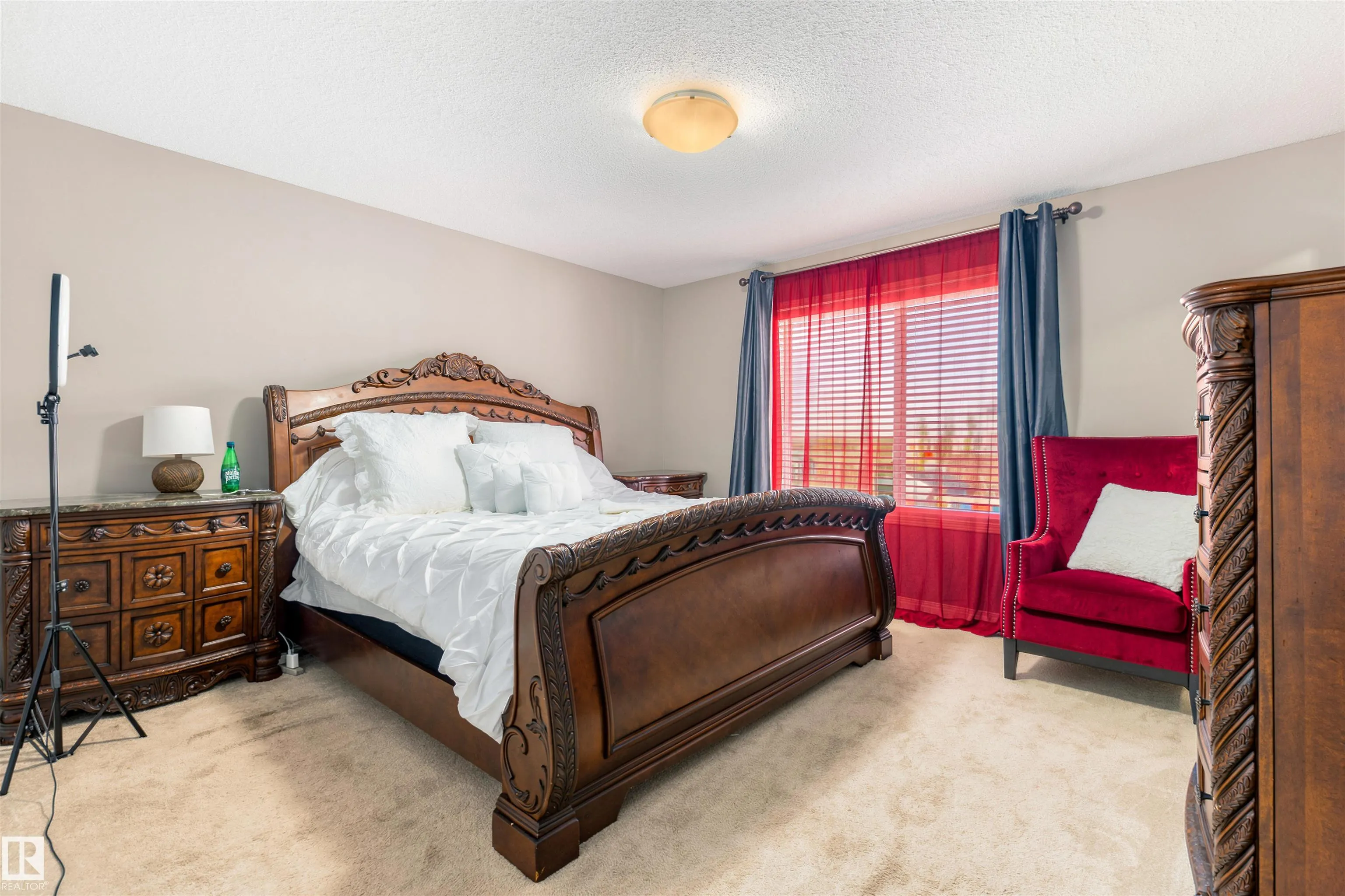 5604 CRABAPPLE Way