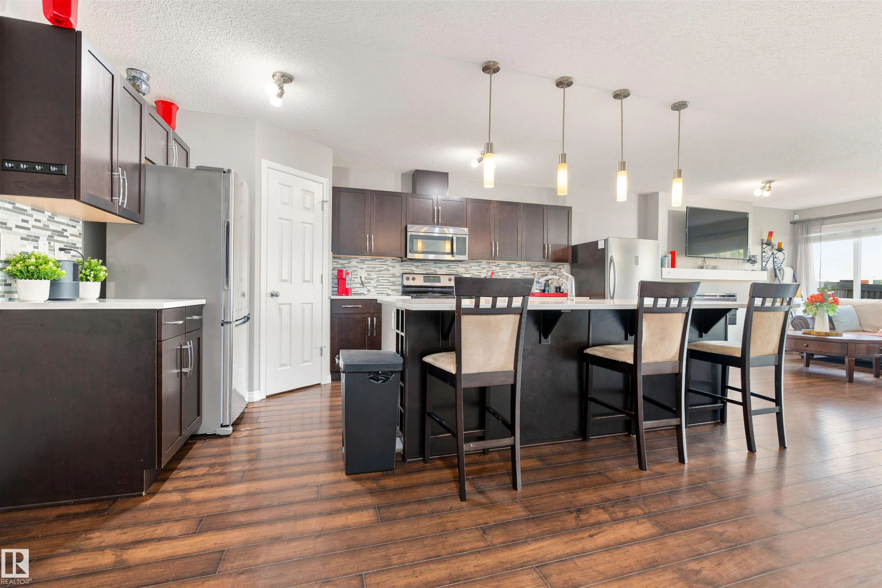 5604 CRABAPPLE Way
