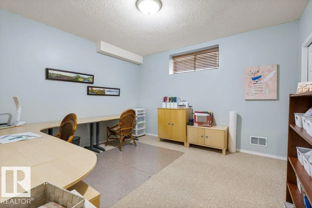 27 FAIR OAKS Drive