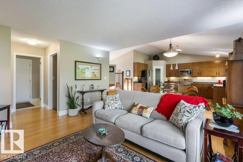 27 FAIR OAKS Drive