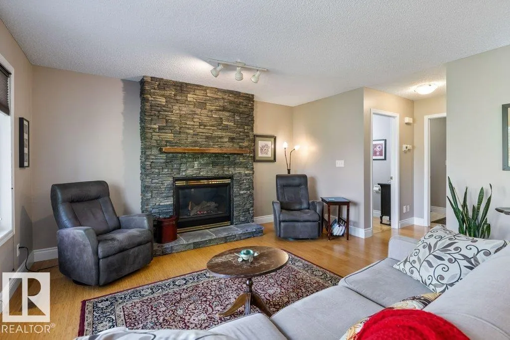 27 FAIR OAKS Drive