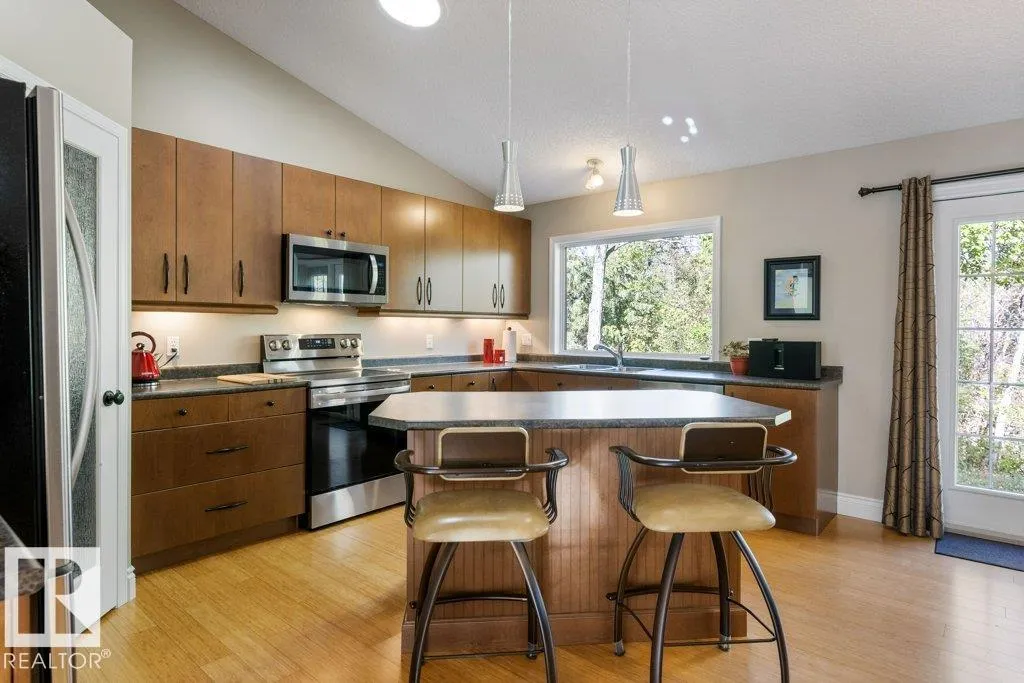 27 FAIR OAKS Drive