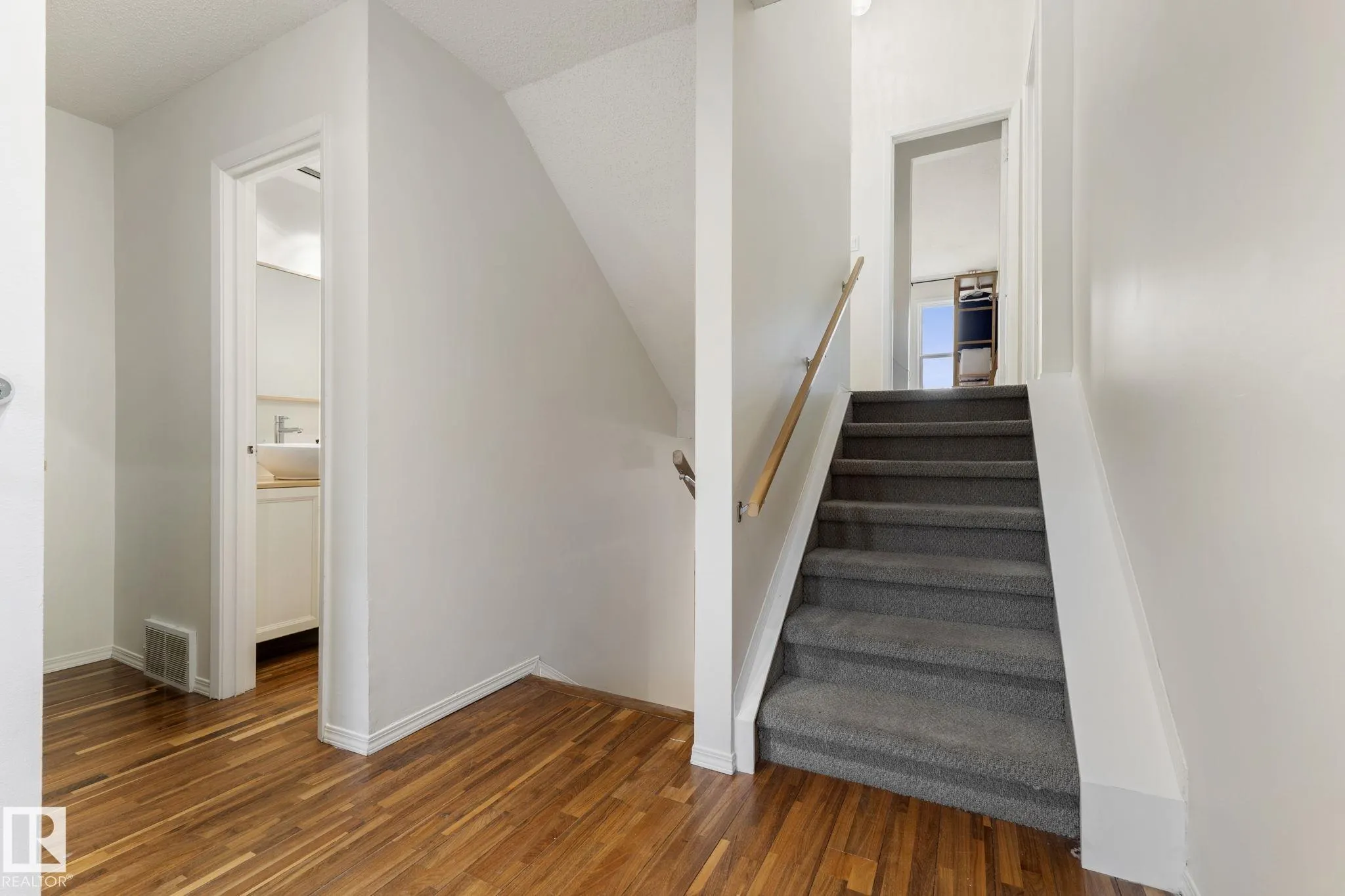10 GRANDVIEW Ridge