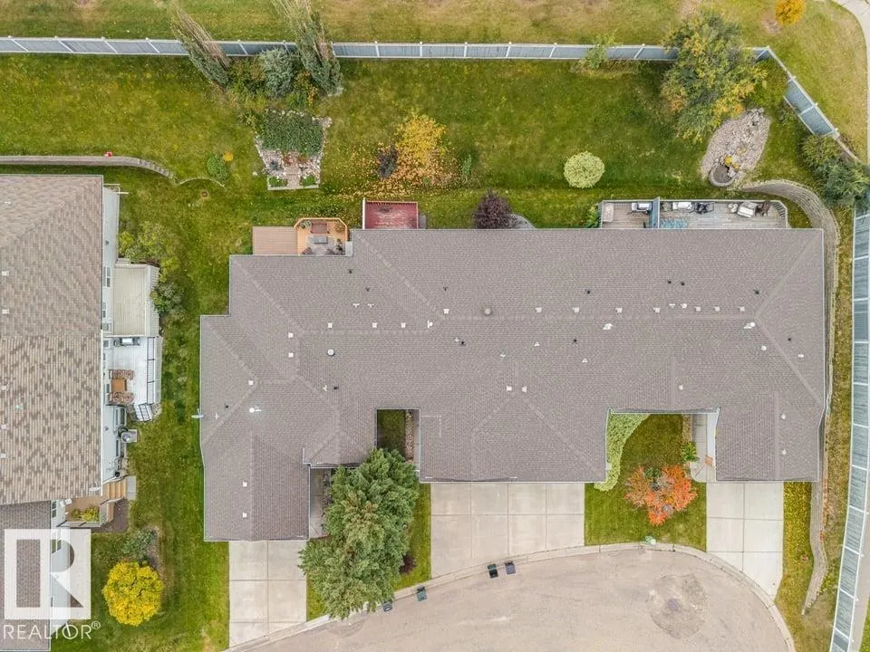 9 HILLCREST Court