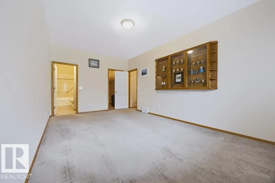 9 HILLCREST Court