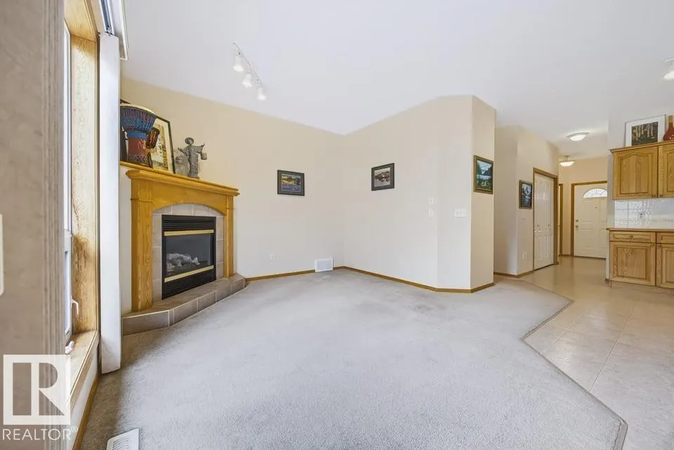 9 HILLCREST Court
