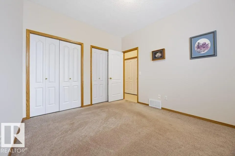 9 HILLCREST Court
