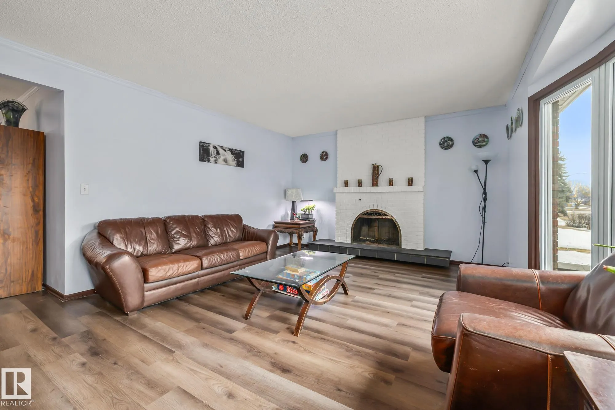 8812 135 Avenue
