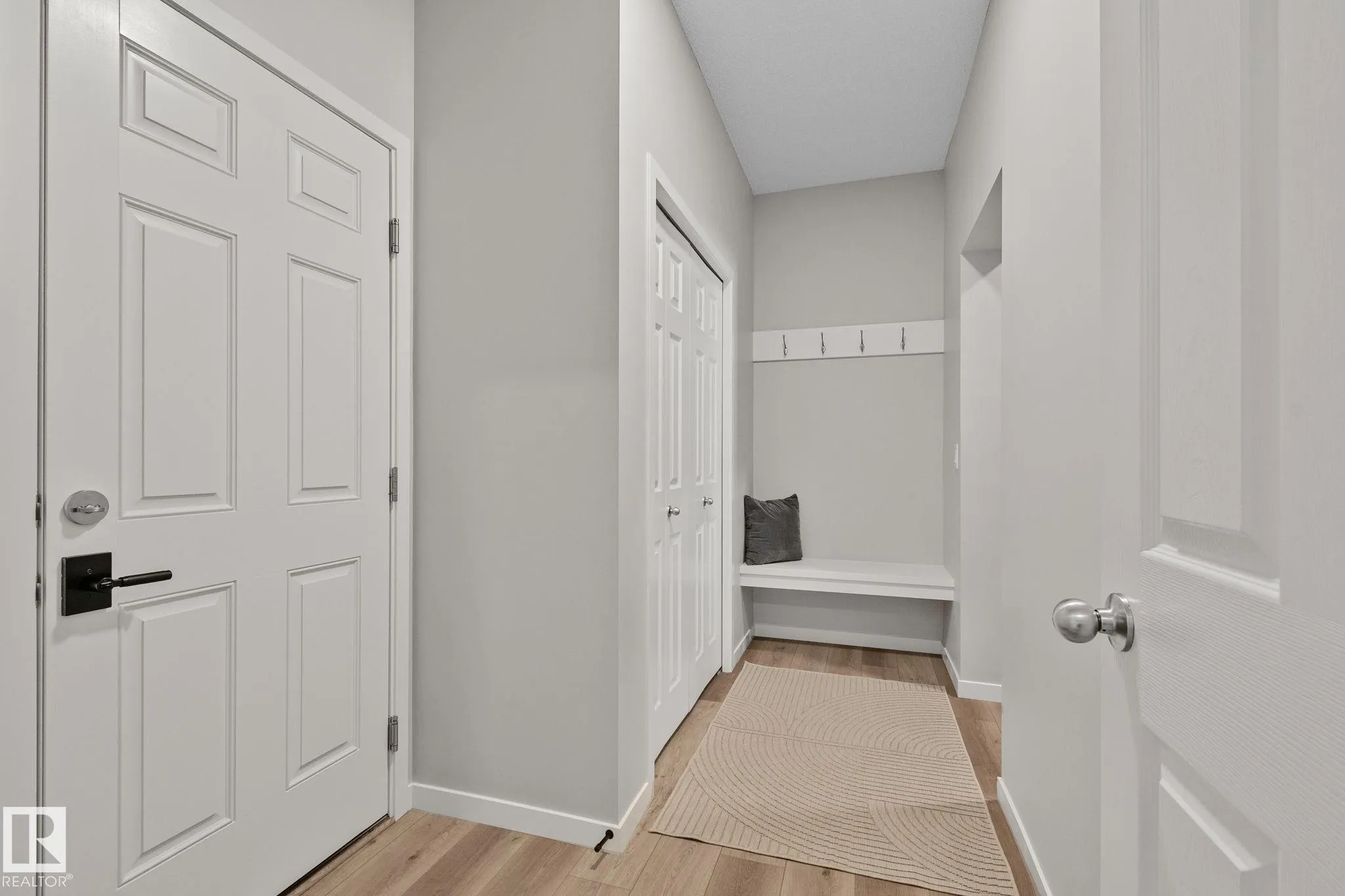 19 MEADOWBROOK Way