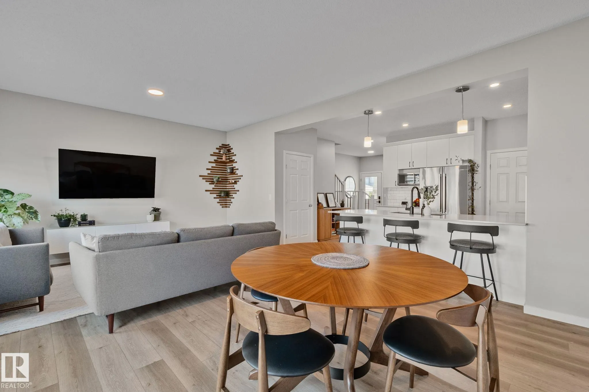 19 MEADOWBROOK Way