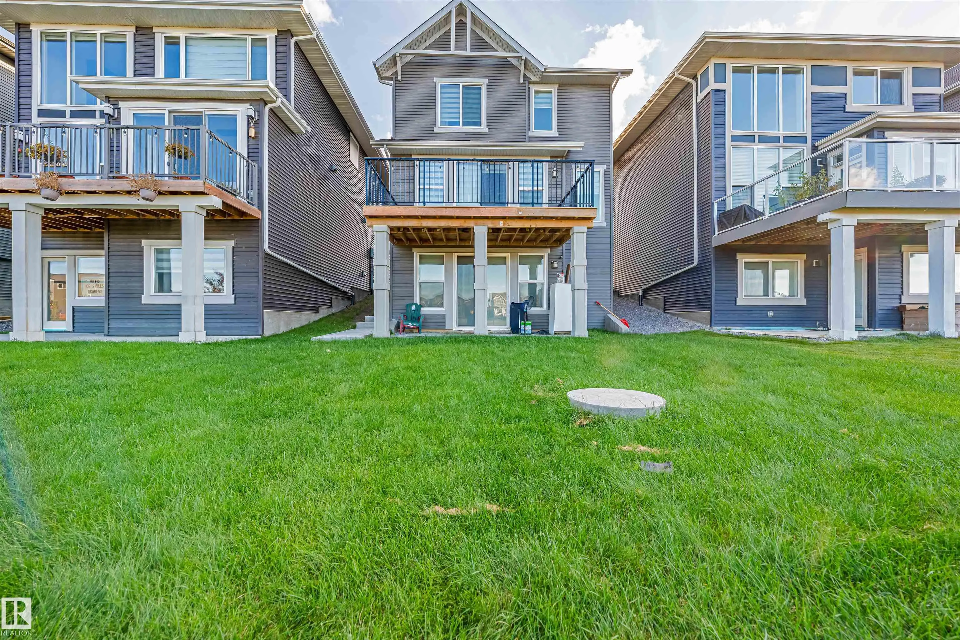 1583 PLUM CIRCLE Circle