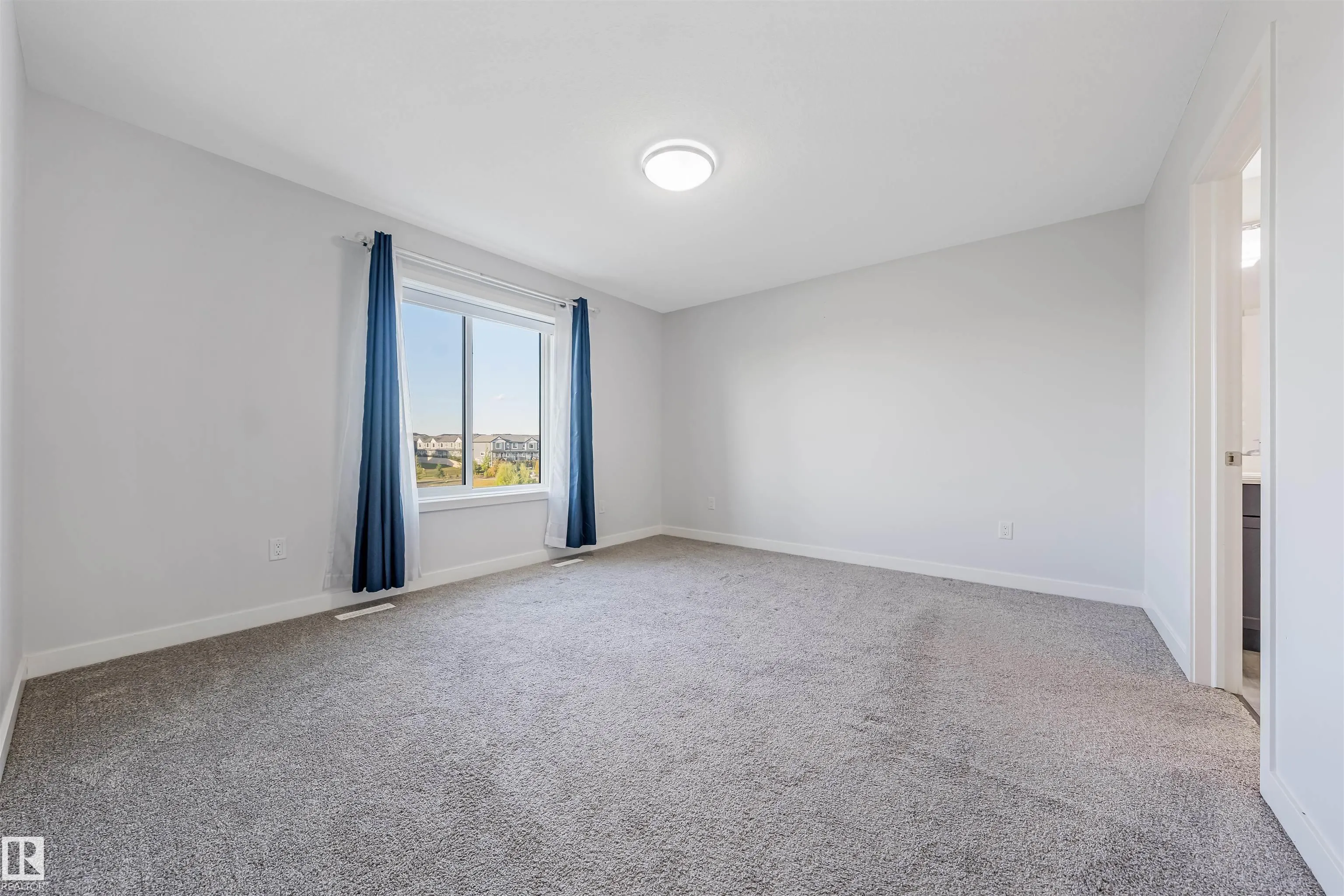 1583 PLUM CIRCLE Circle