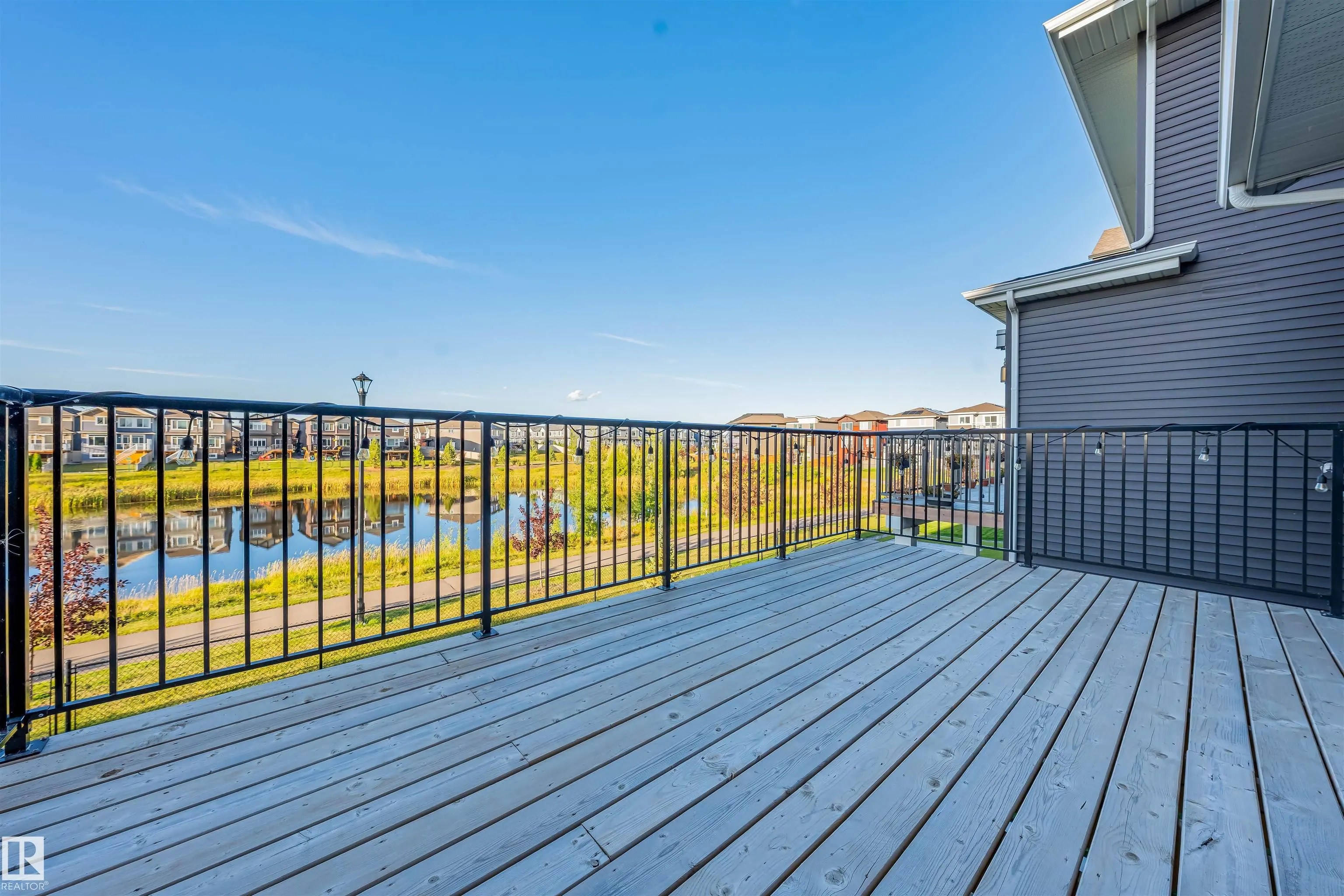 1583 PLUM CIRCLE Circle