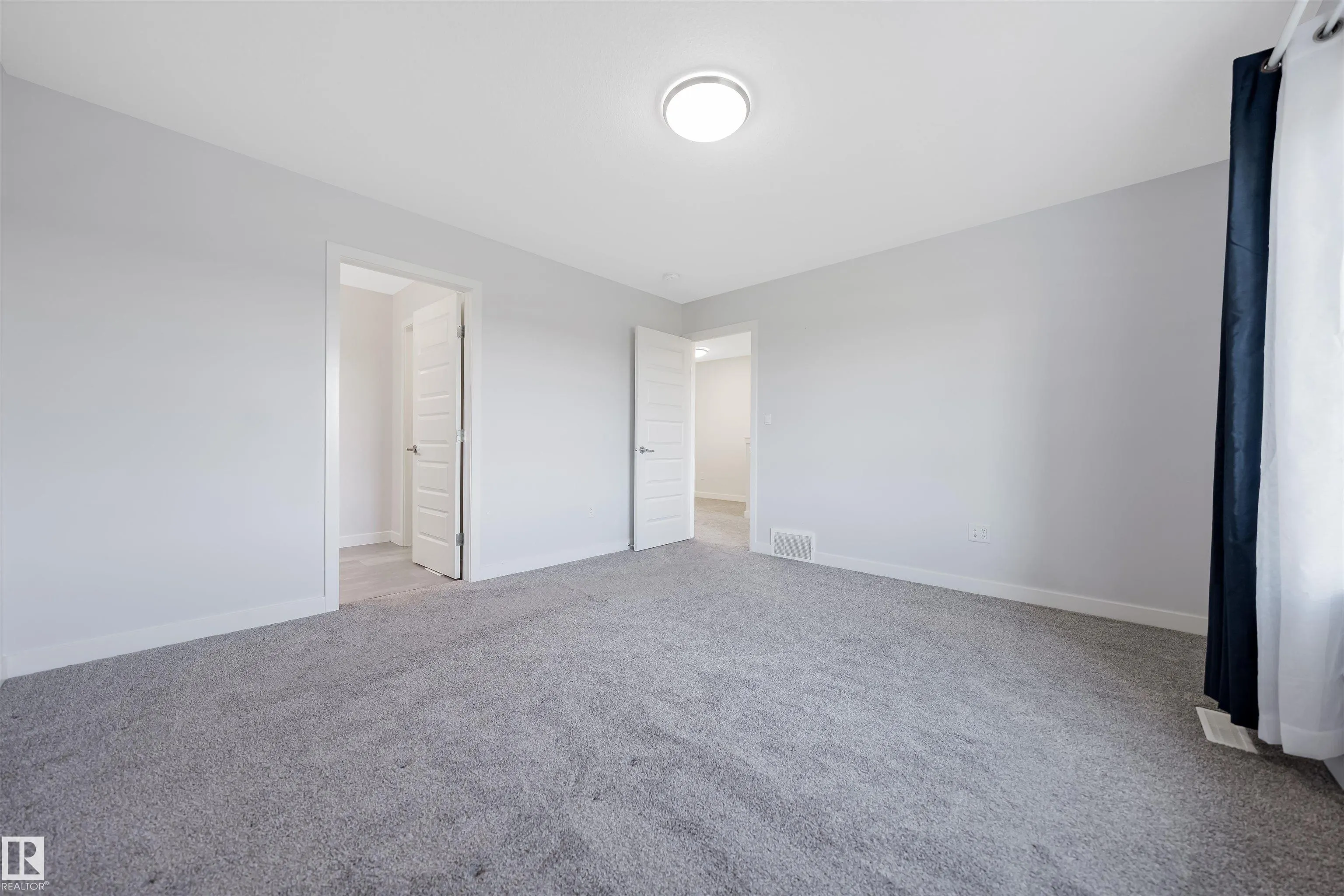 1583 PLUM CIRCLE Circle