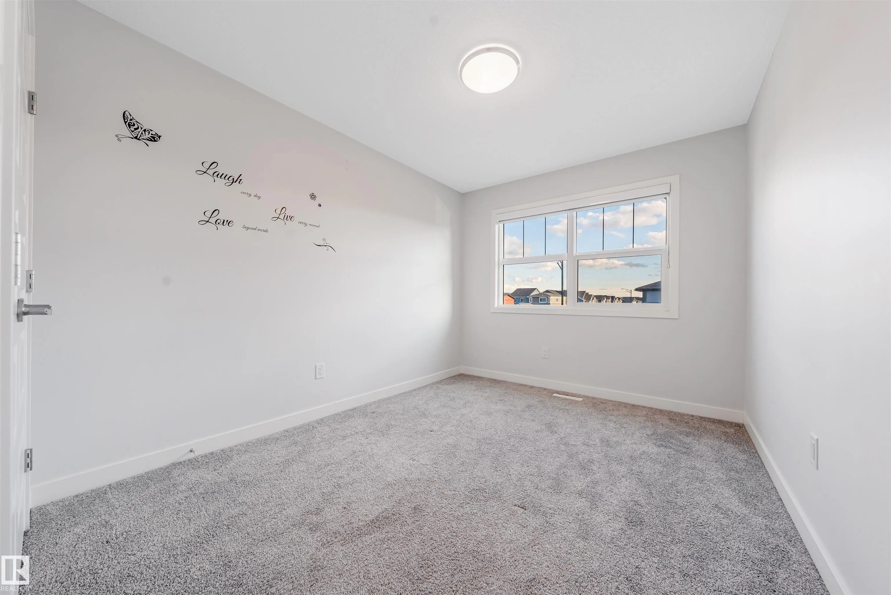 1583 PLUM CIRCLE Circle