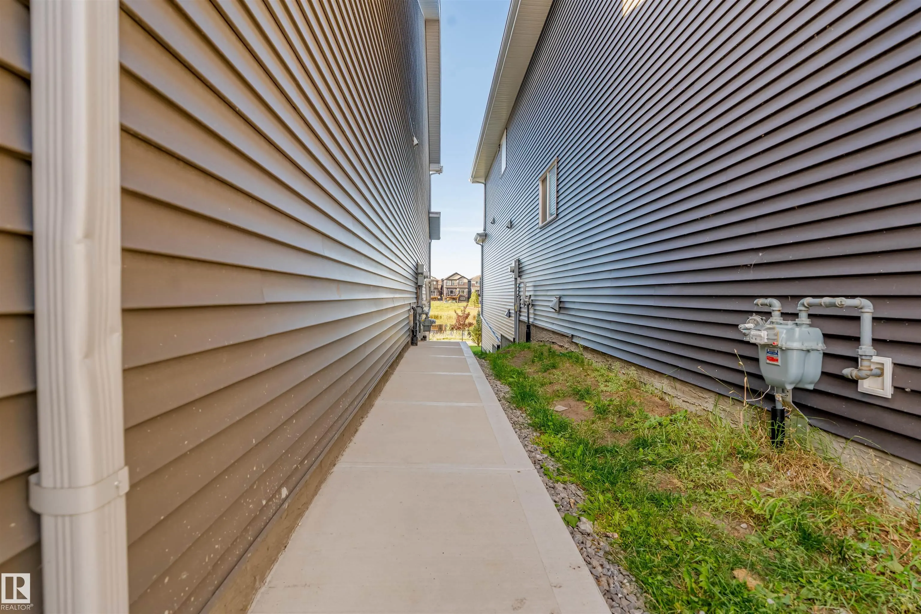 1583 PLUM CIRCLE Circle