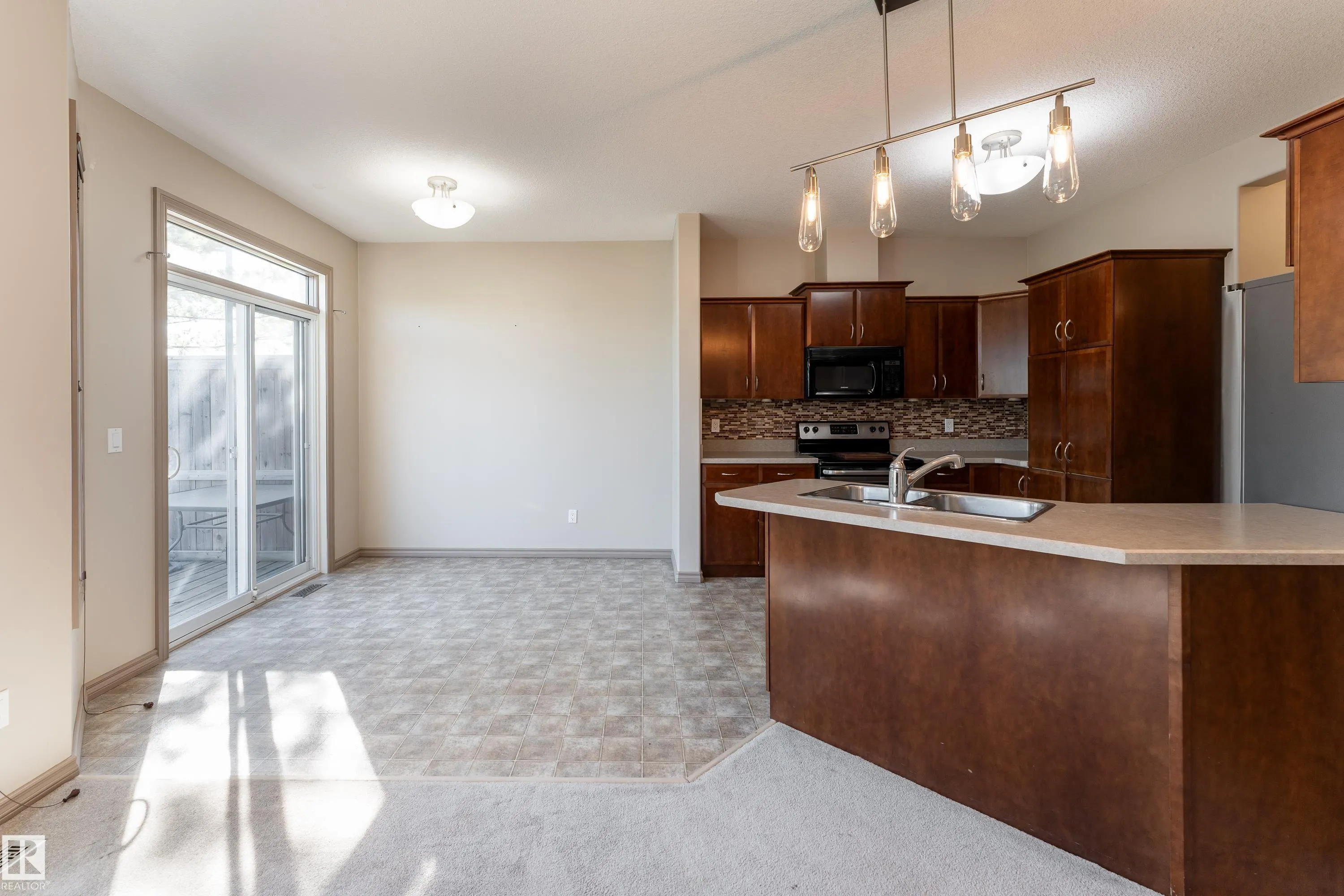 41 SUMMERWOOD Boulevard