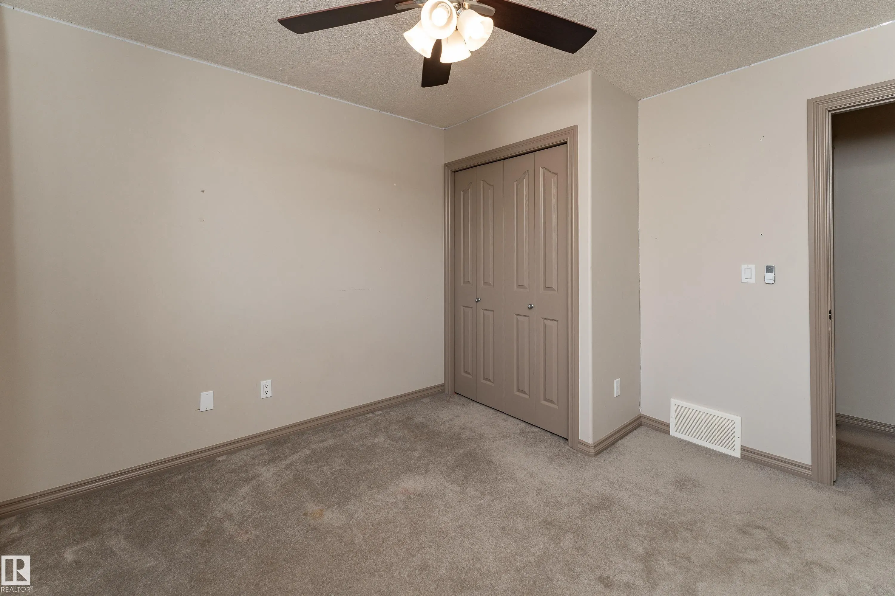 41 SUMMERWOOD Boulevard