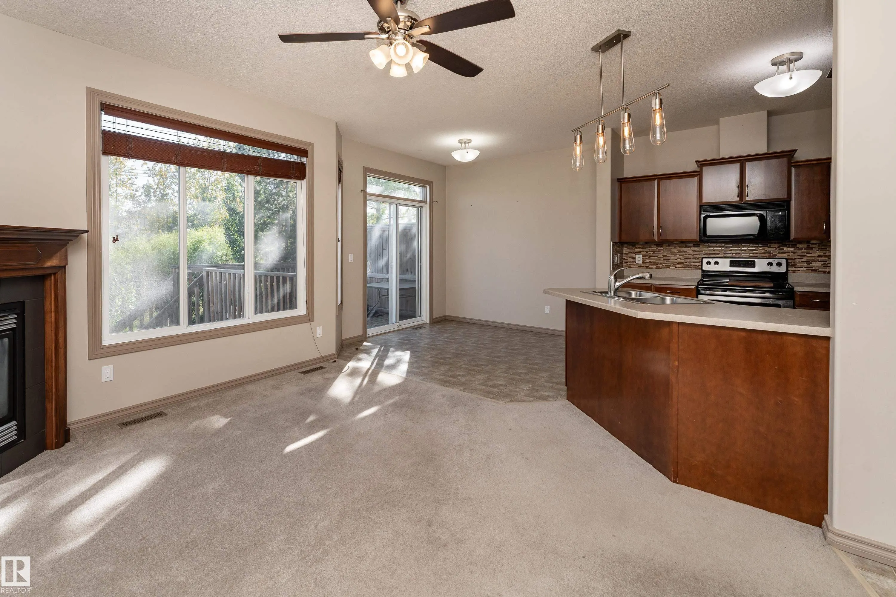 41 SUMMERWOOD Boulevard
