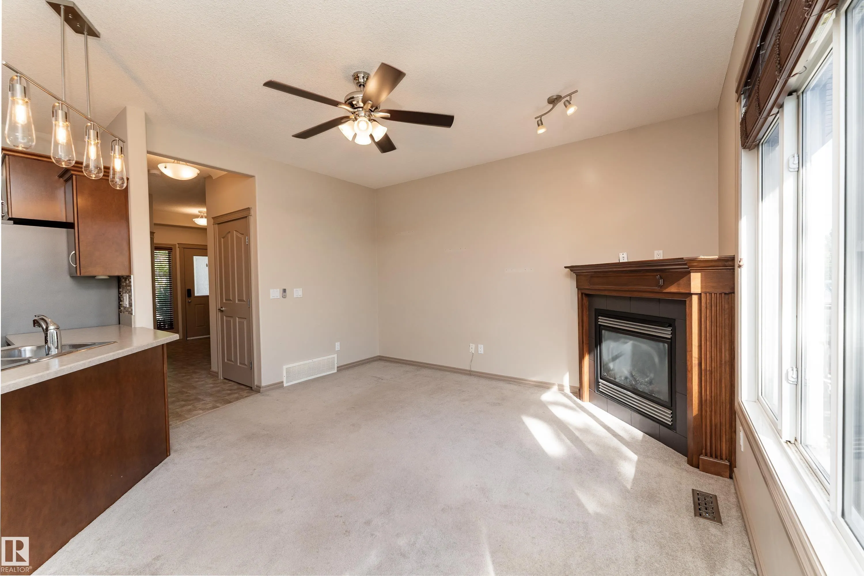 41 SUMMERWOOD Boulevard