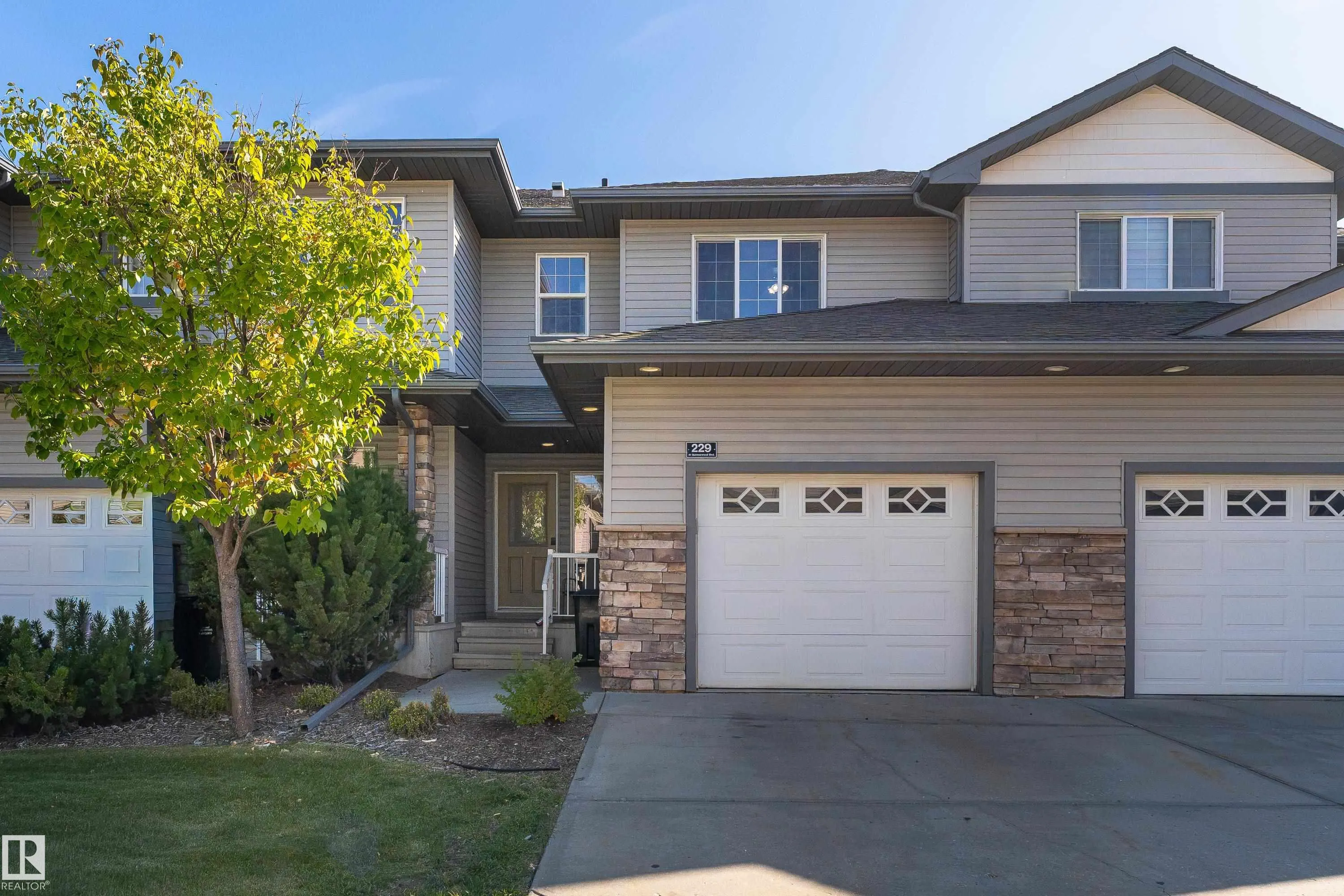 41 SUMMERWOOD Boulevard
