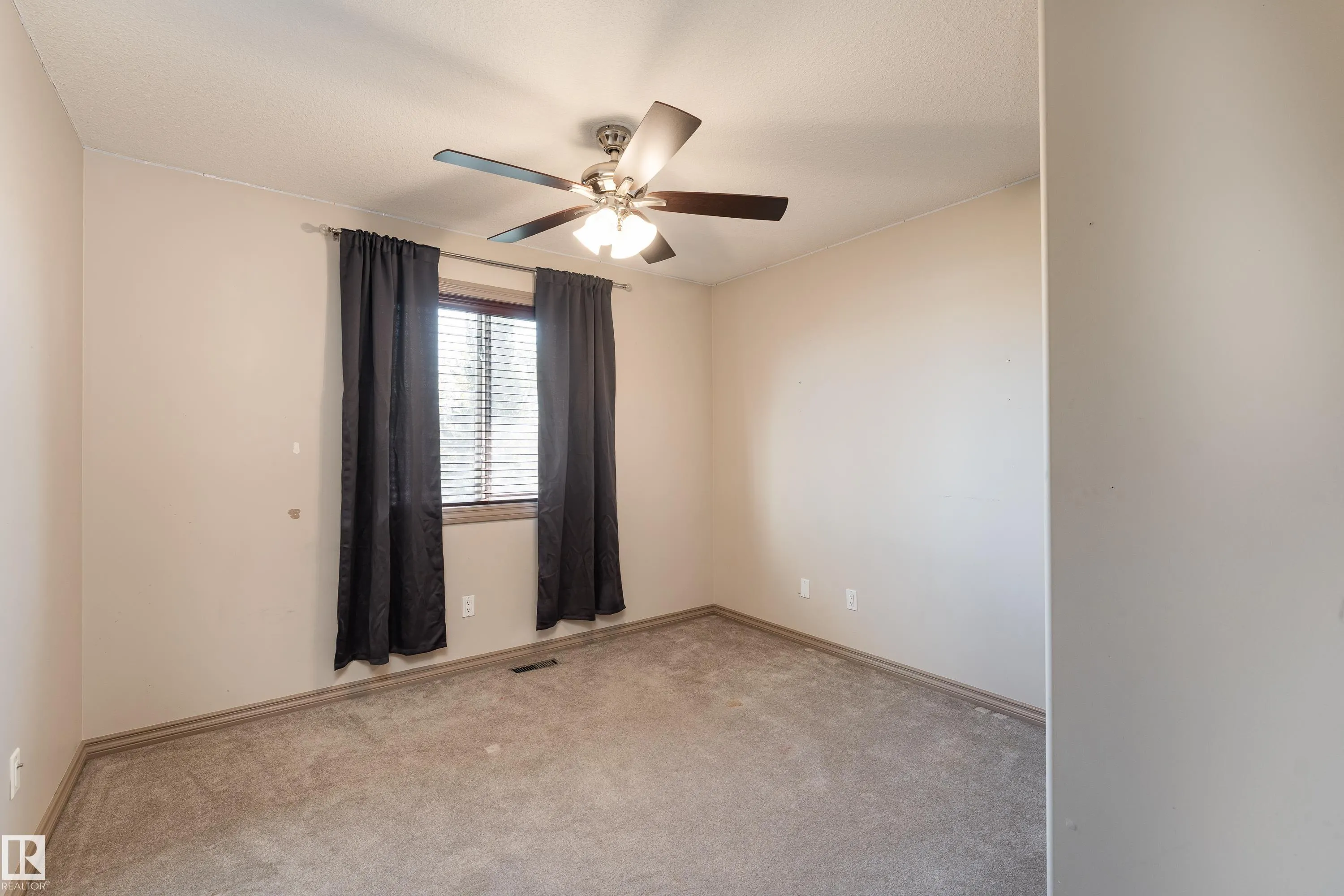 41 SUMMERWOOD Boulevard