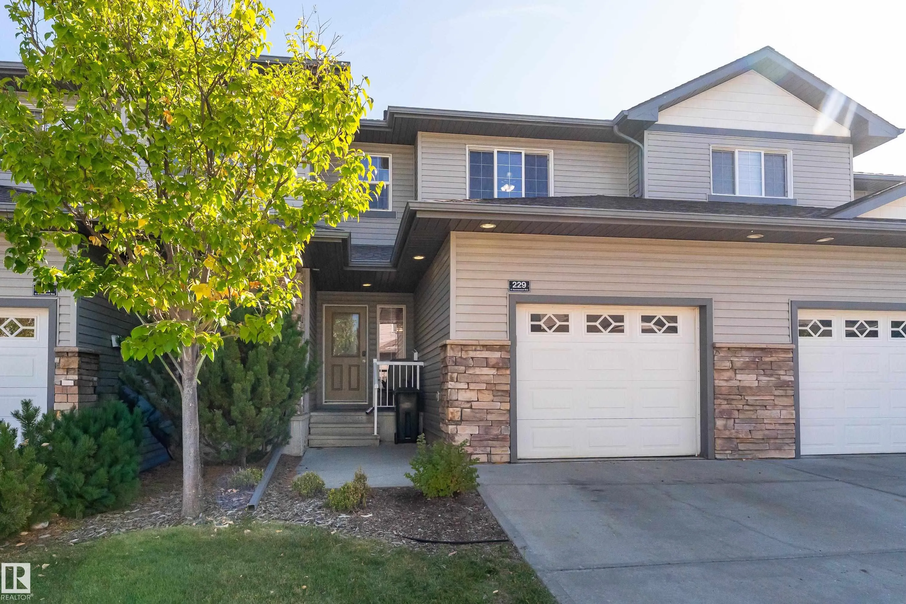 41 SUMMERWOOD Boulevard
