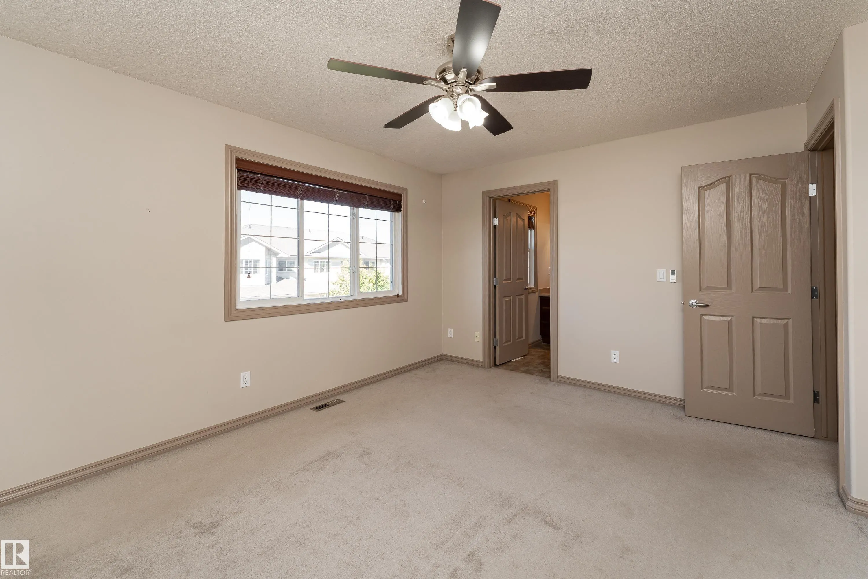 41 SUMMERWOOD Boulevard