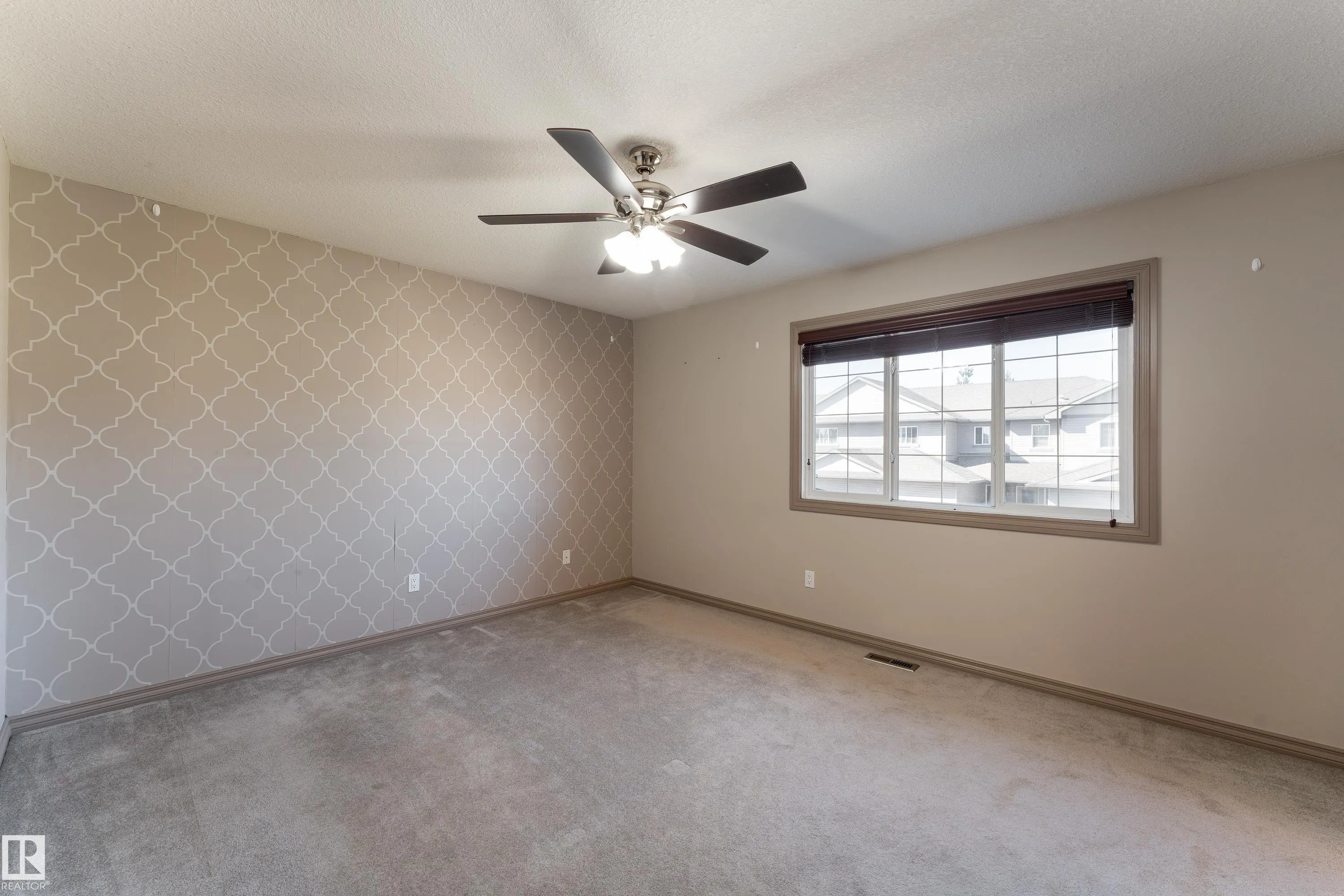 41 SUMMERWOOD Boulevard