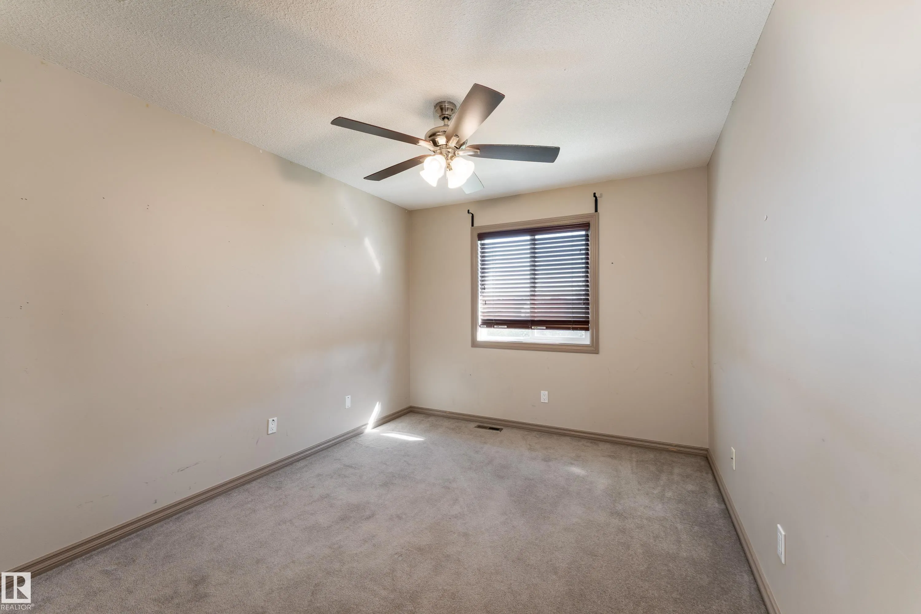 41 SUMMERWOOD Boulevard