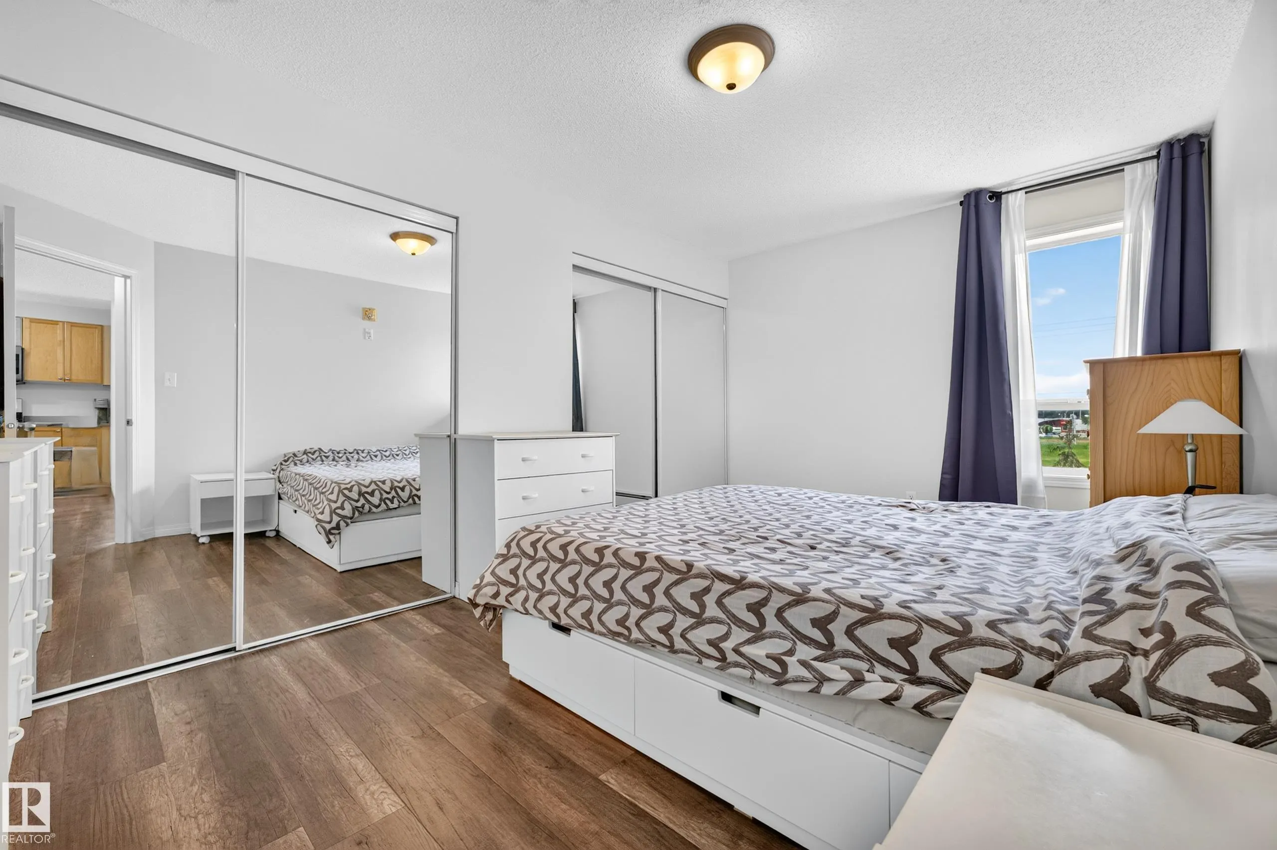 320 CLAREVIEW STATION Drive