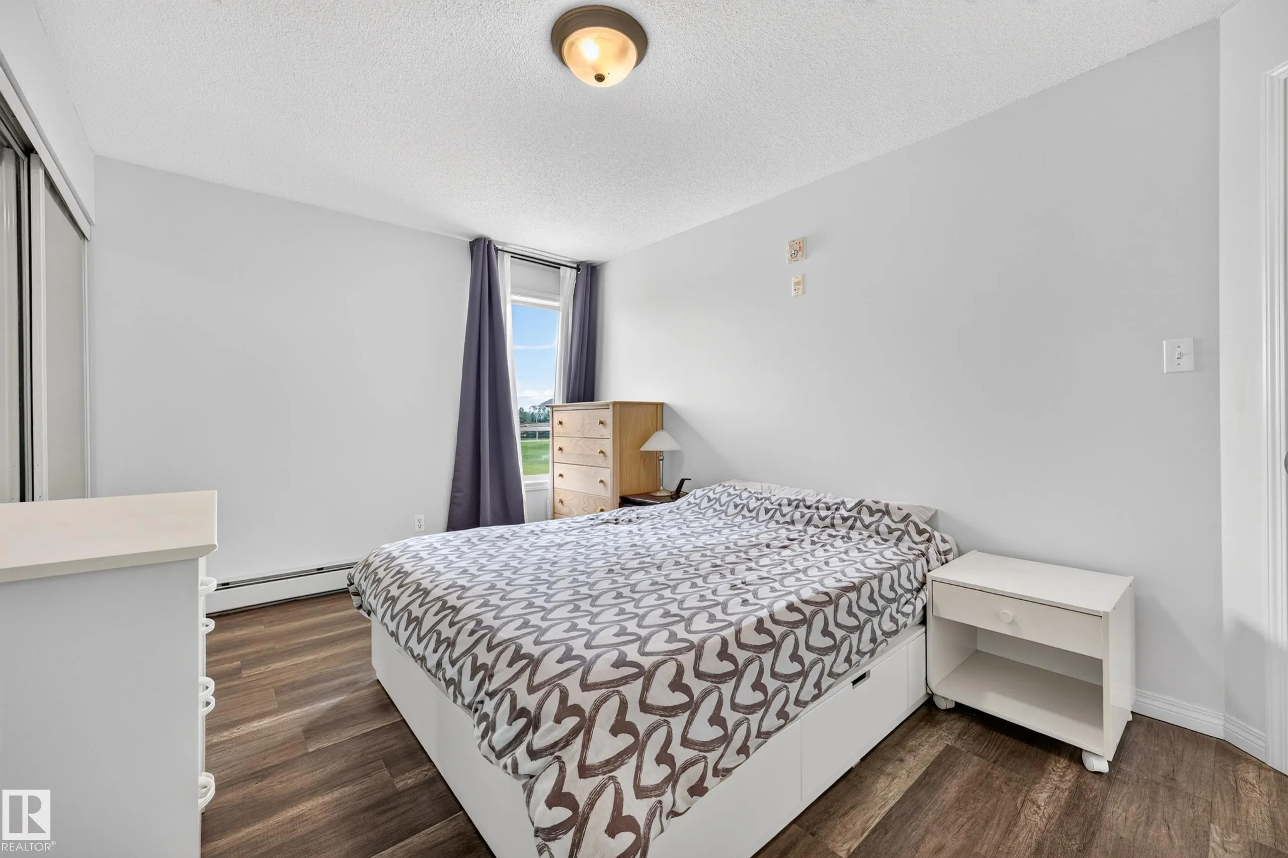 320 CLAREVIEW STATION Drive