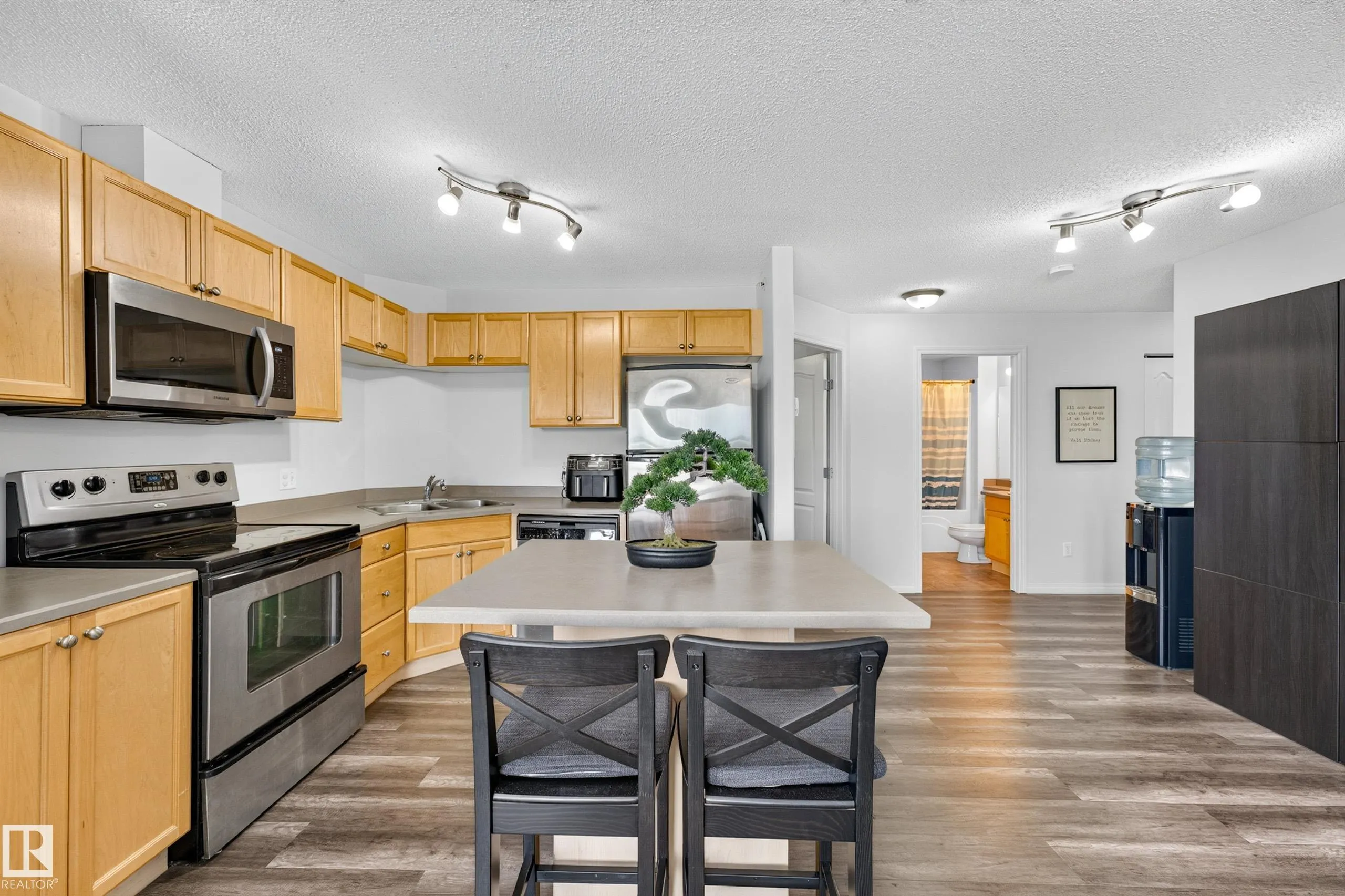 320 CLAREVIEW STATION Drive