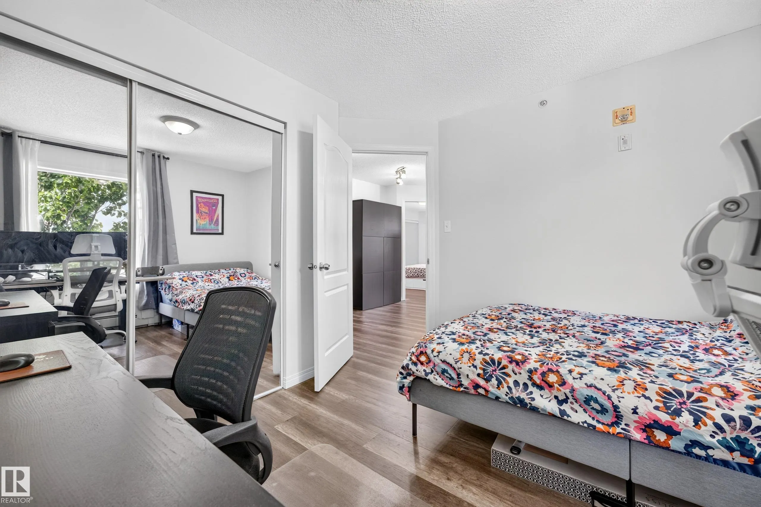 320 CLAREVIEW STATION Drive