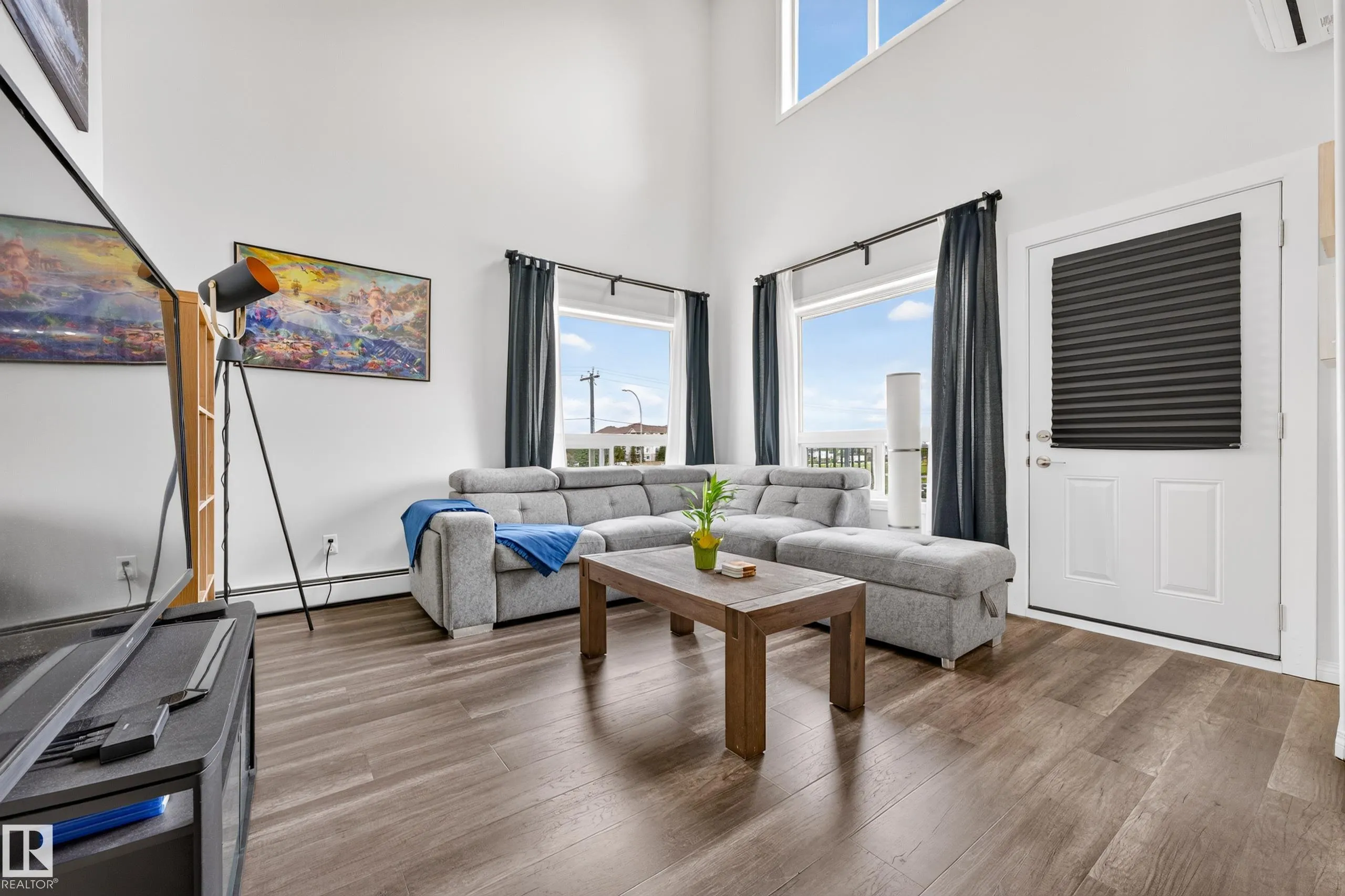 320 CLAREVIEW STATION Drive