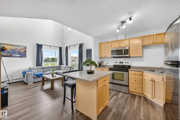 320 CLAREVIEW STATION Drive