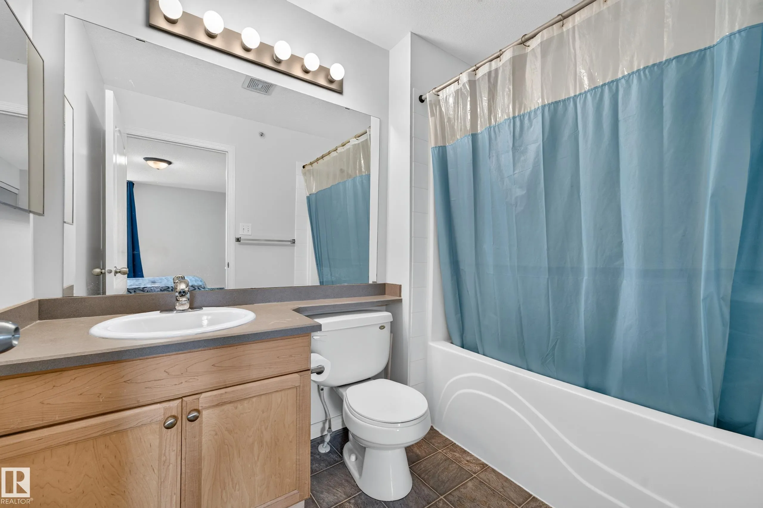 320 CLAREVIEW STATION Drive