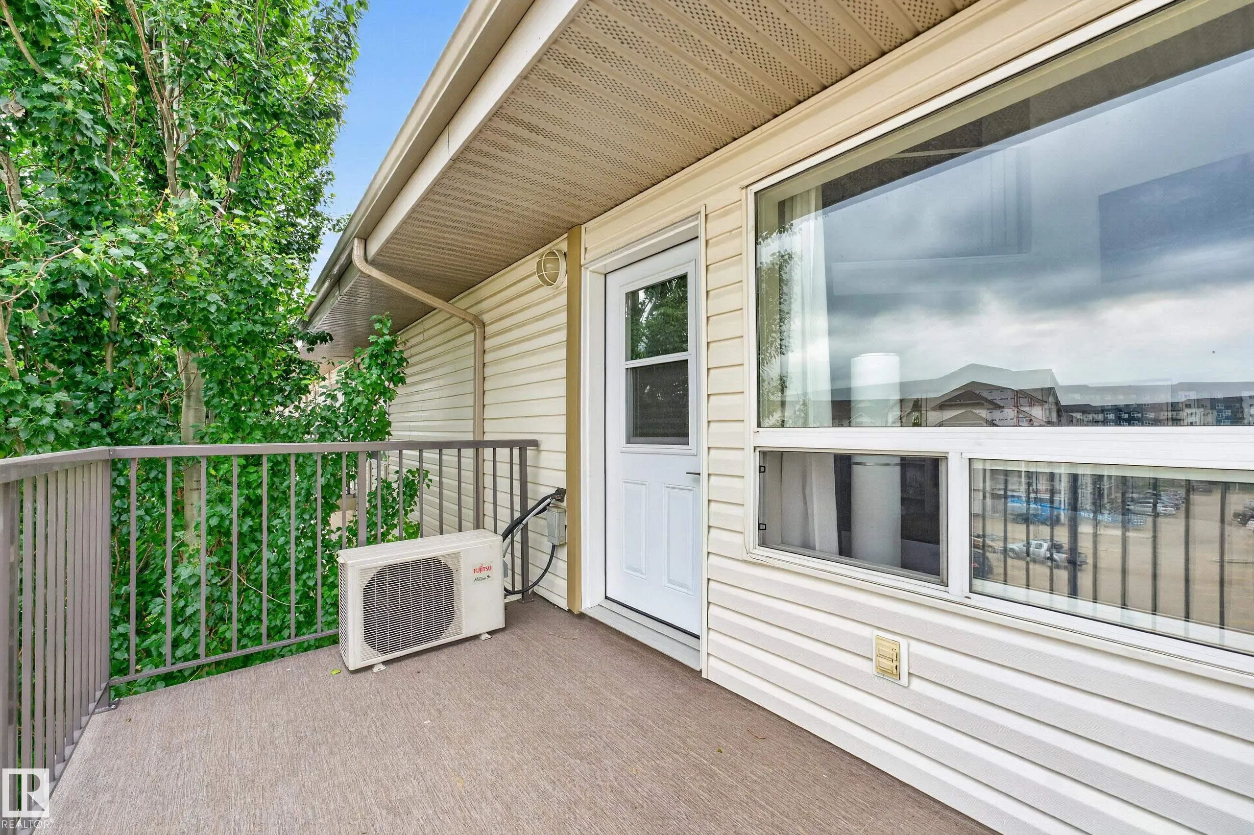320 CLAREVIEW STATION Drive
