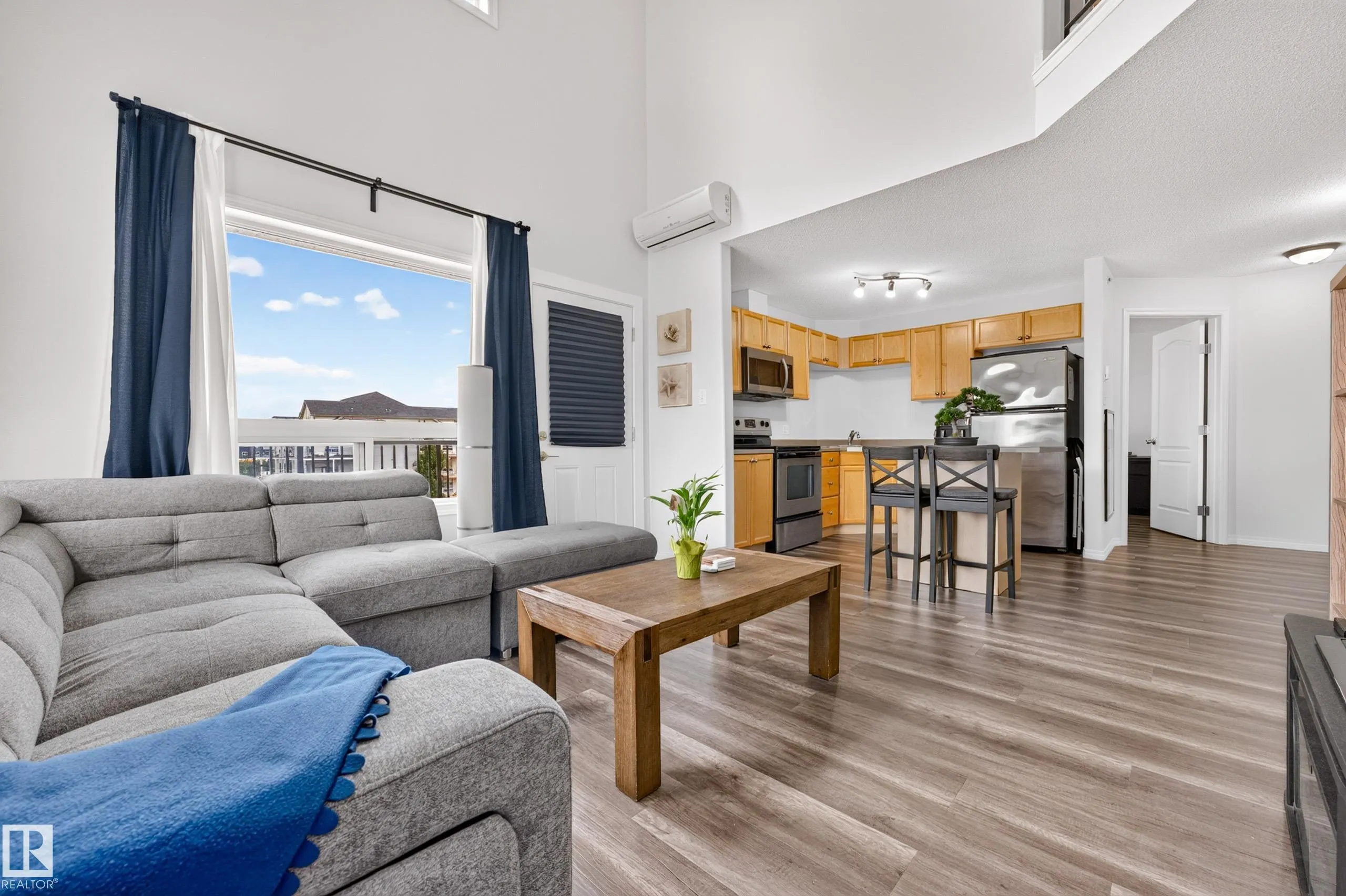 320 CLAREVIEW STATION Drive