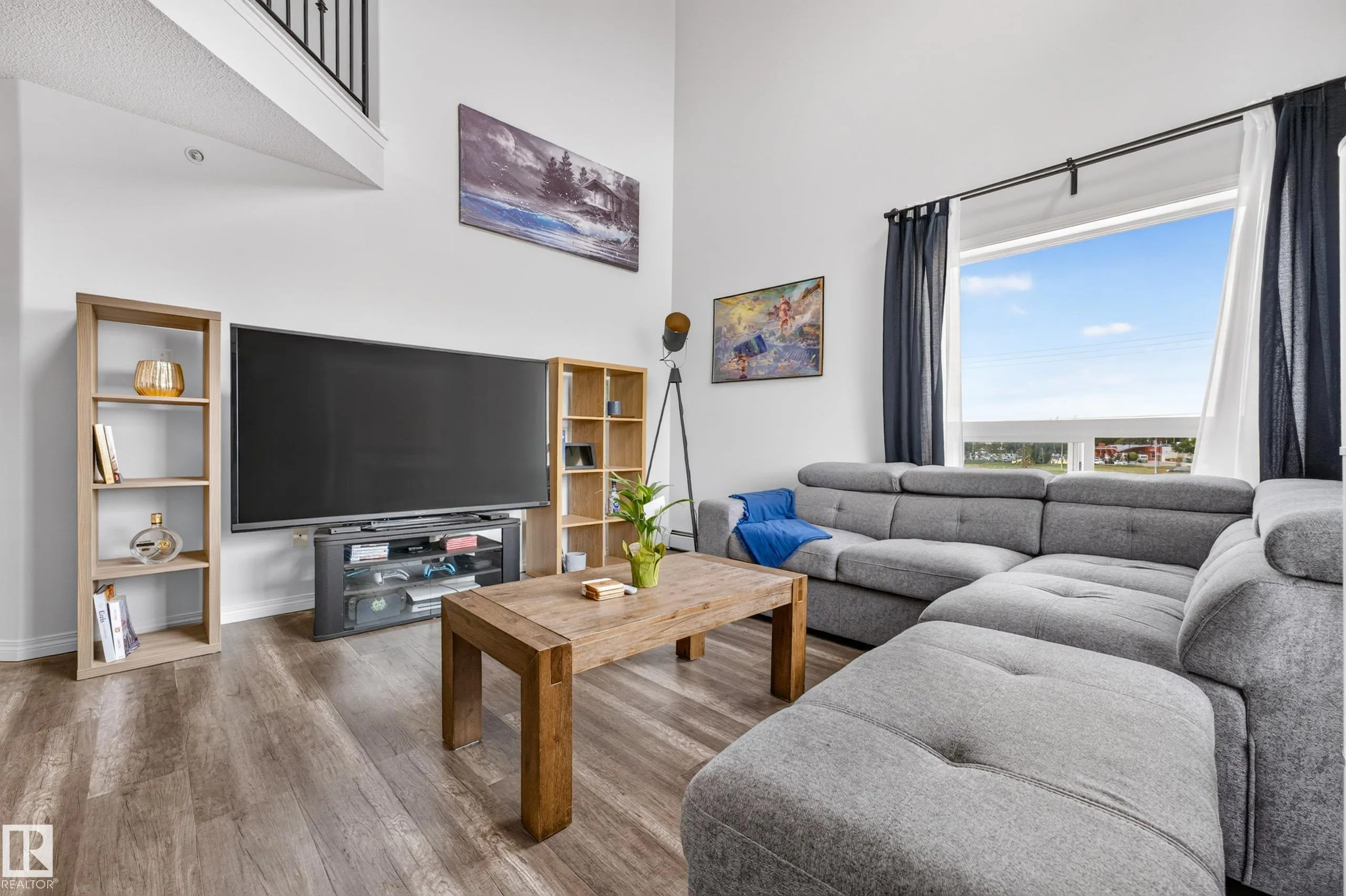 320 CLAREVIEW STATION Drive