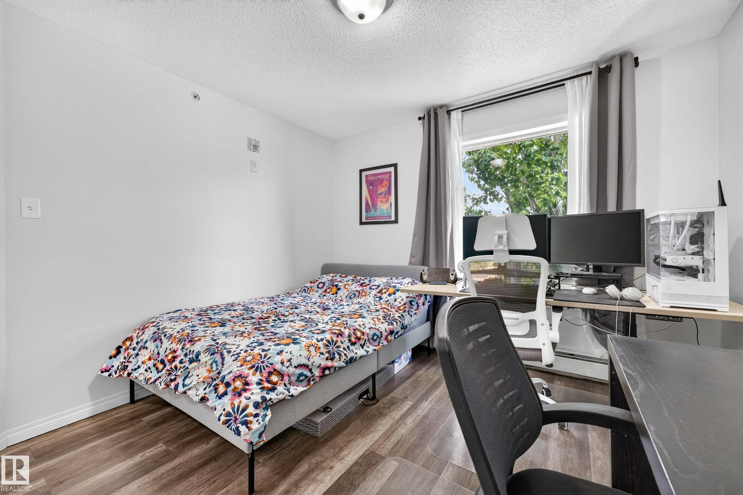 320 CLAREVIEW STATION Drive