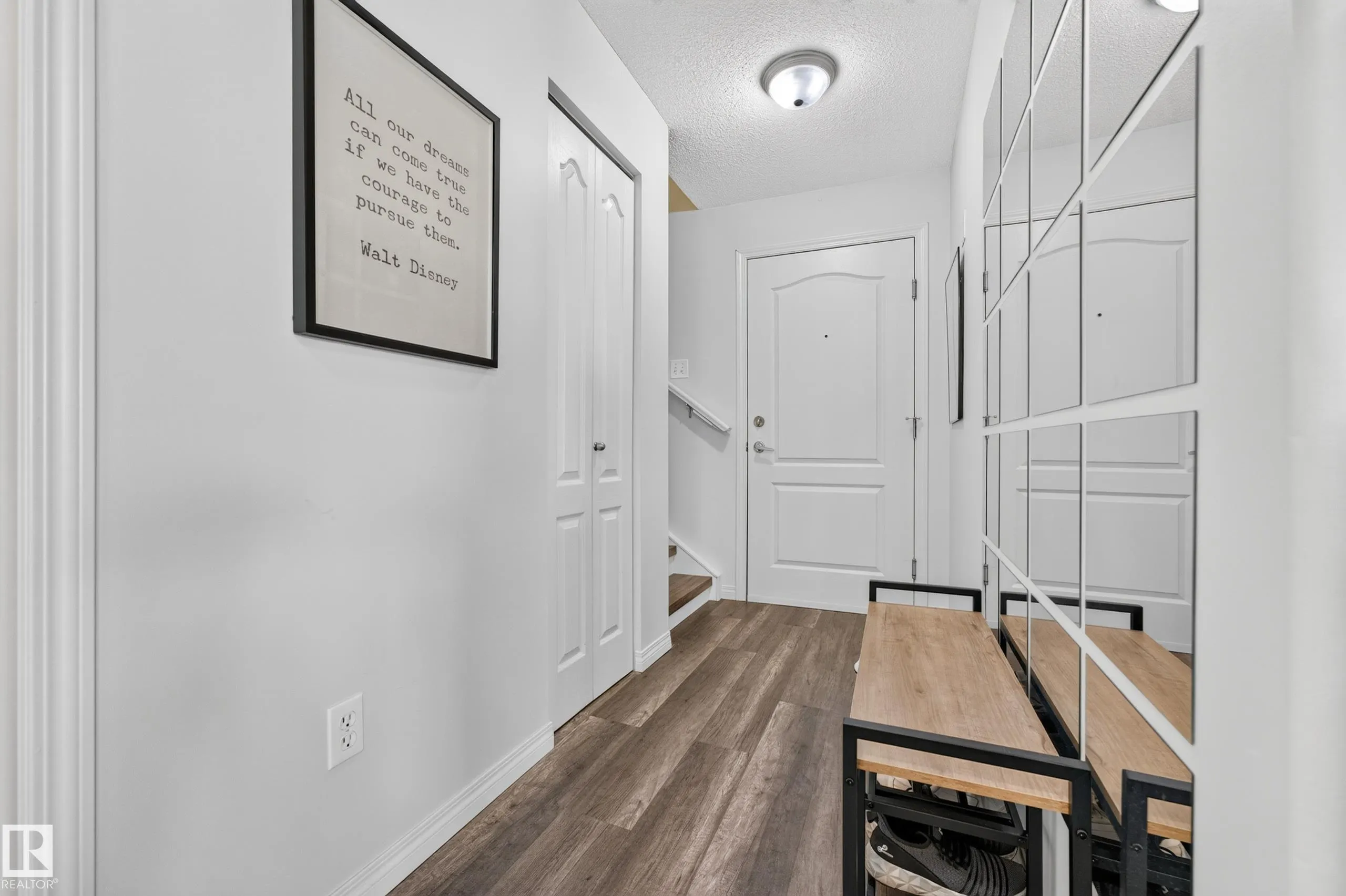 320 CLAREVIEW STATION Drive