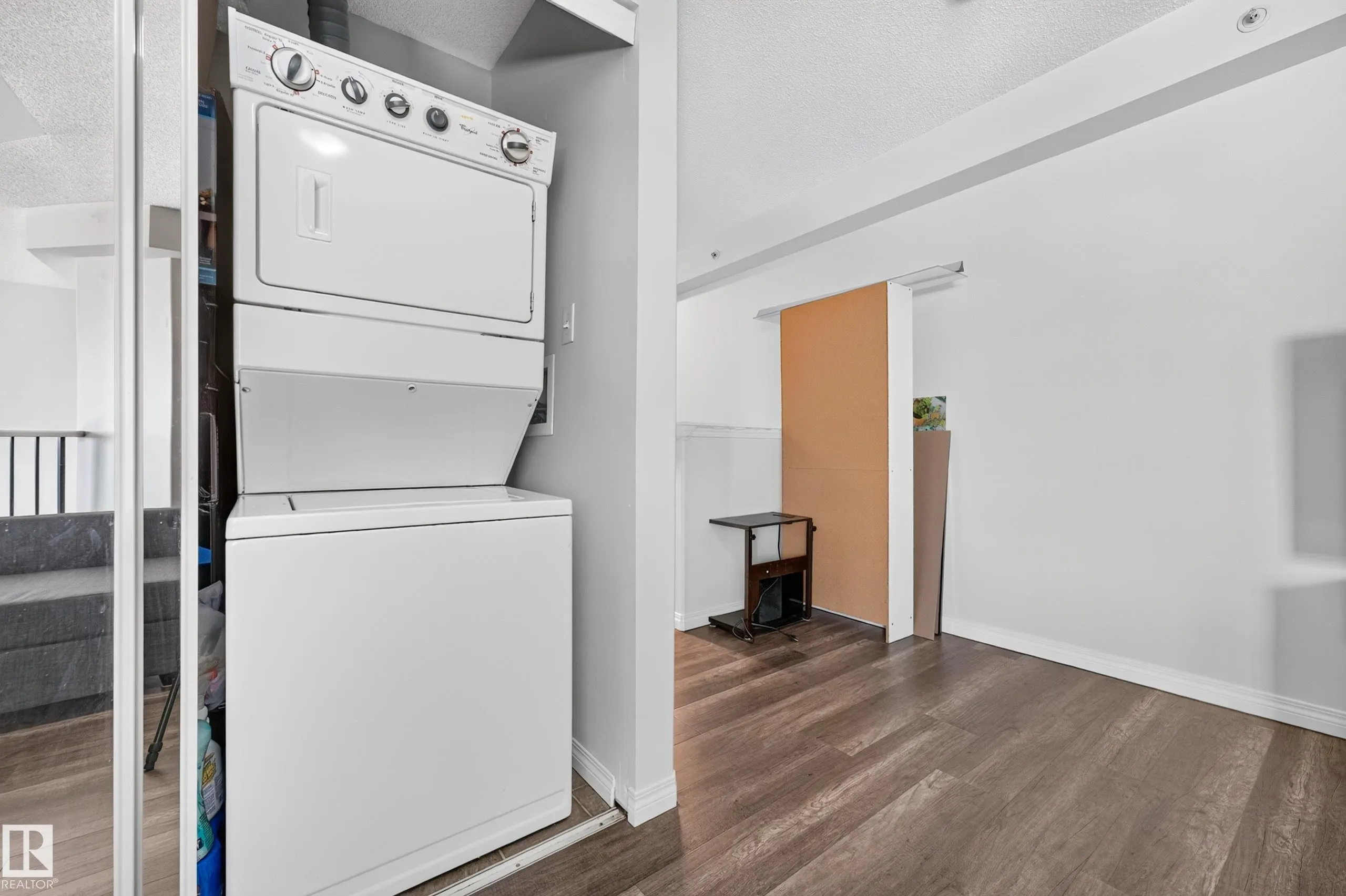 320 CLAREVIEW STATION Drive