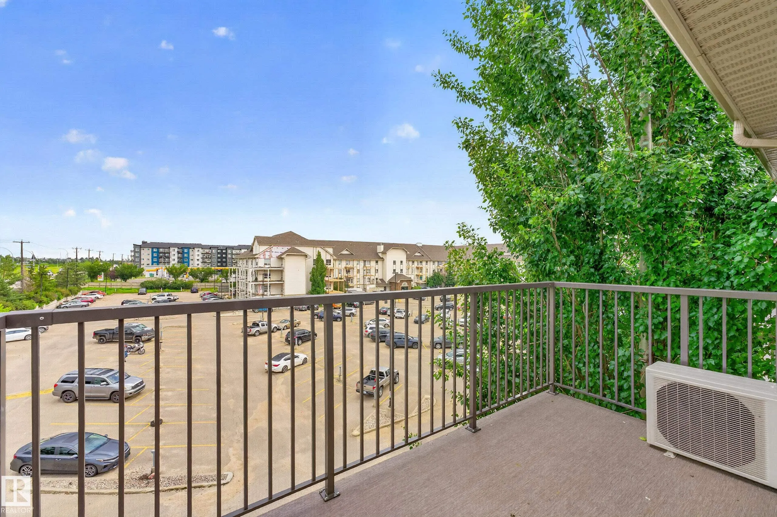 320 CLAREVIEW STATION Drive