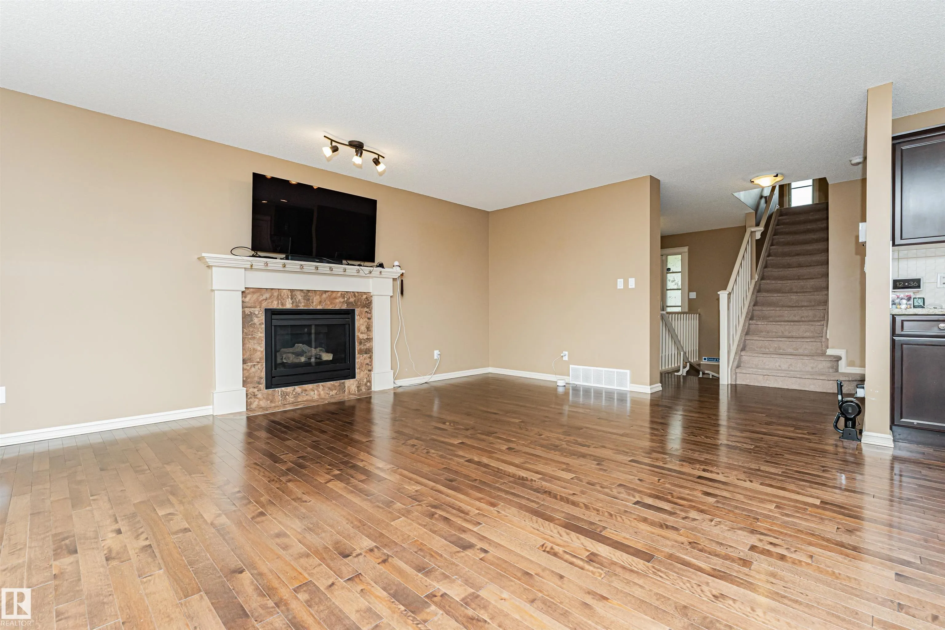 2605 ANDERSON Crescent
