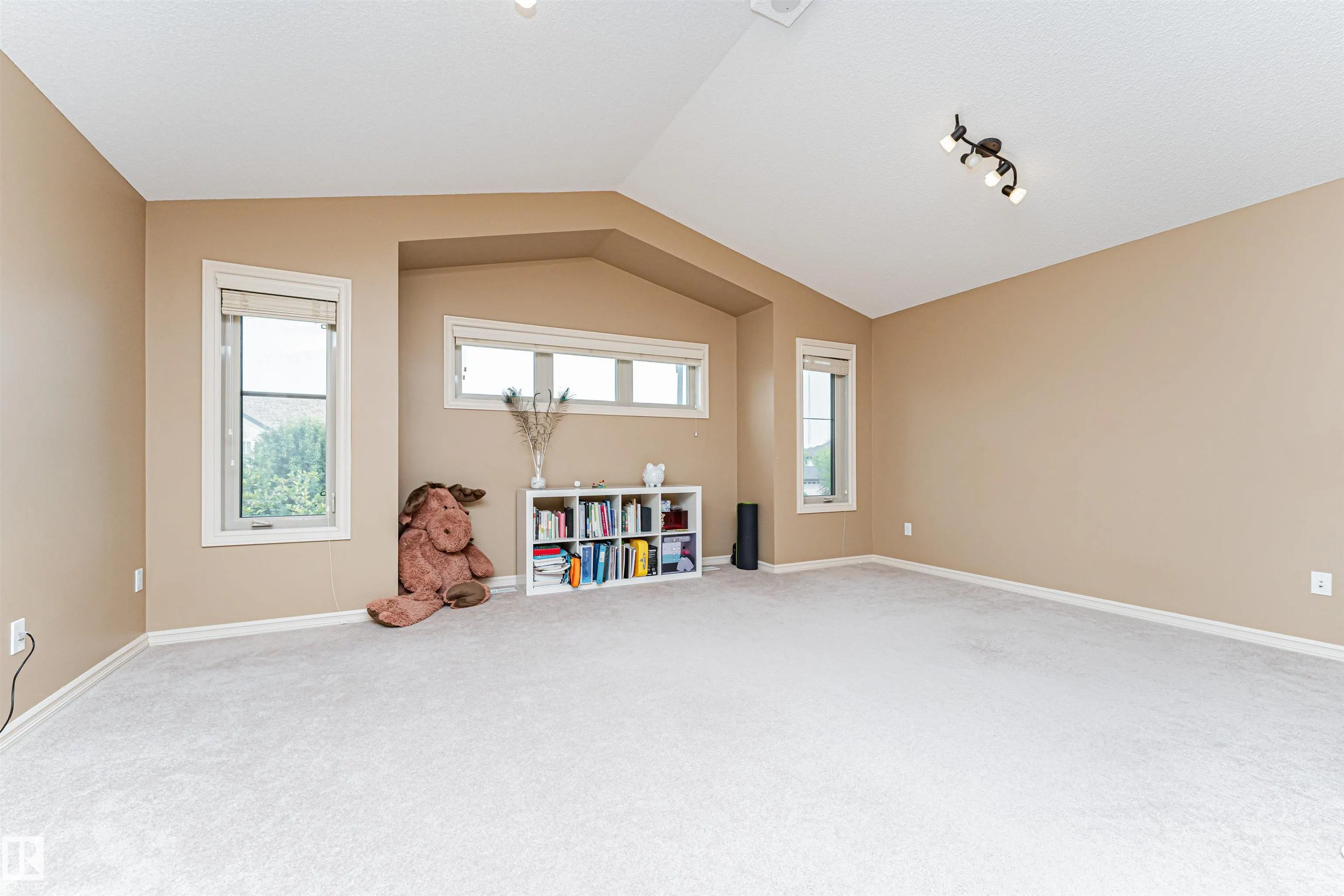2605 ANDERSON Crescent