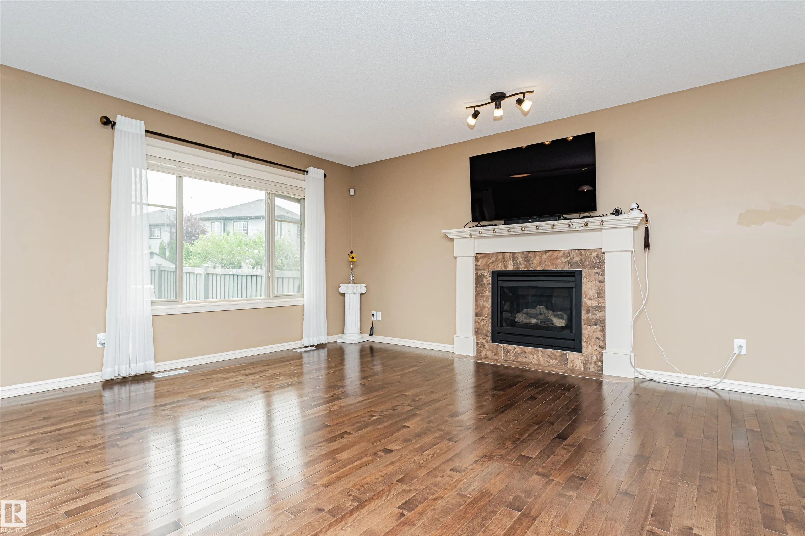 2605 ANDERSON Crescent