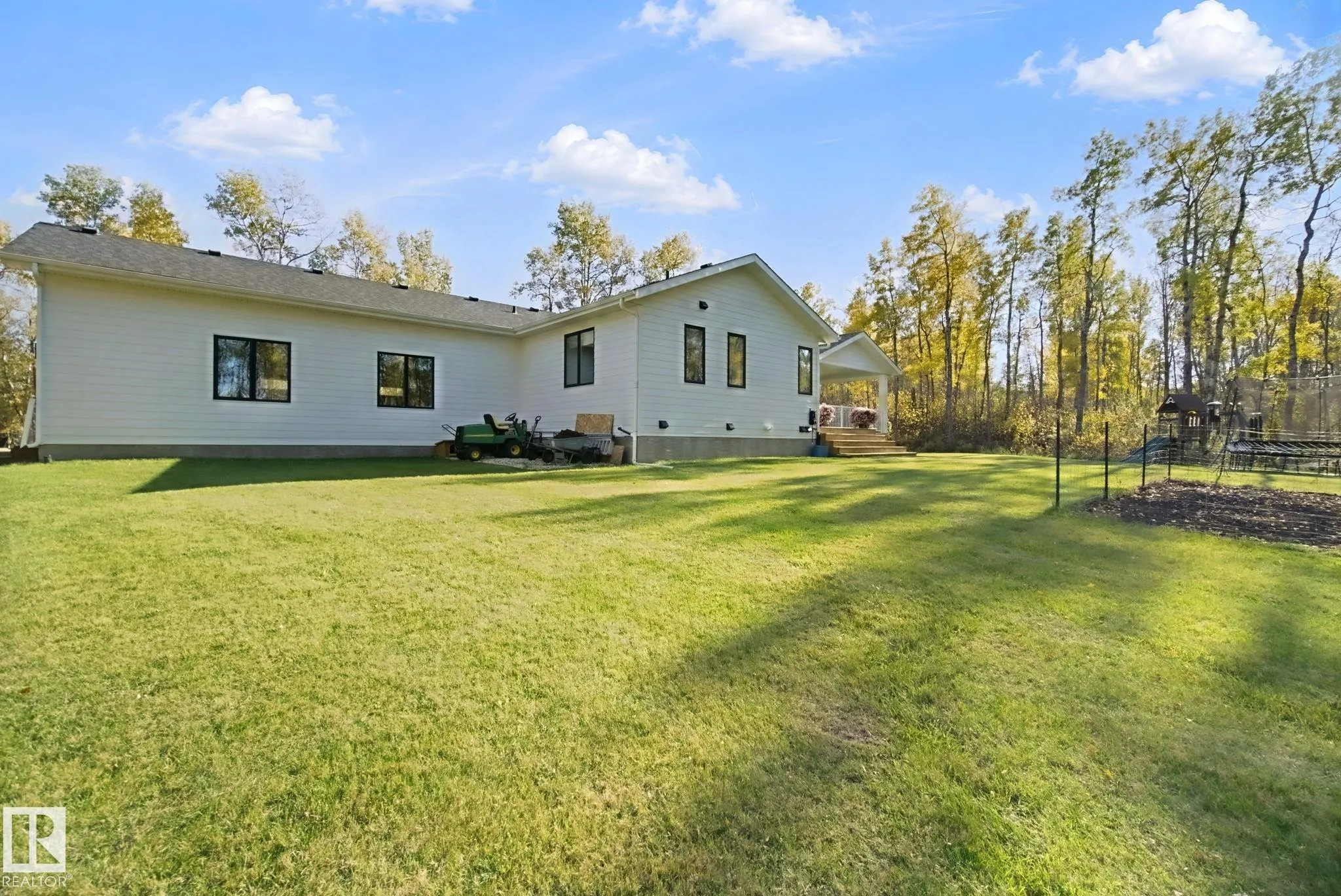 30 52467 Range Road 214