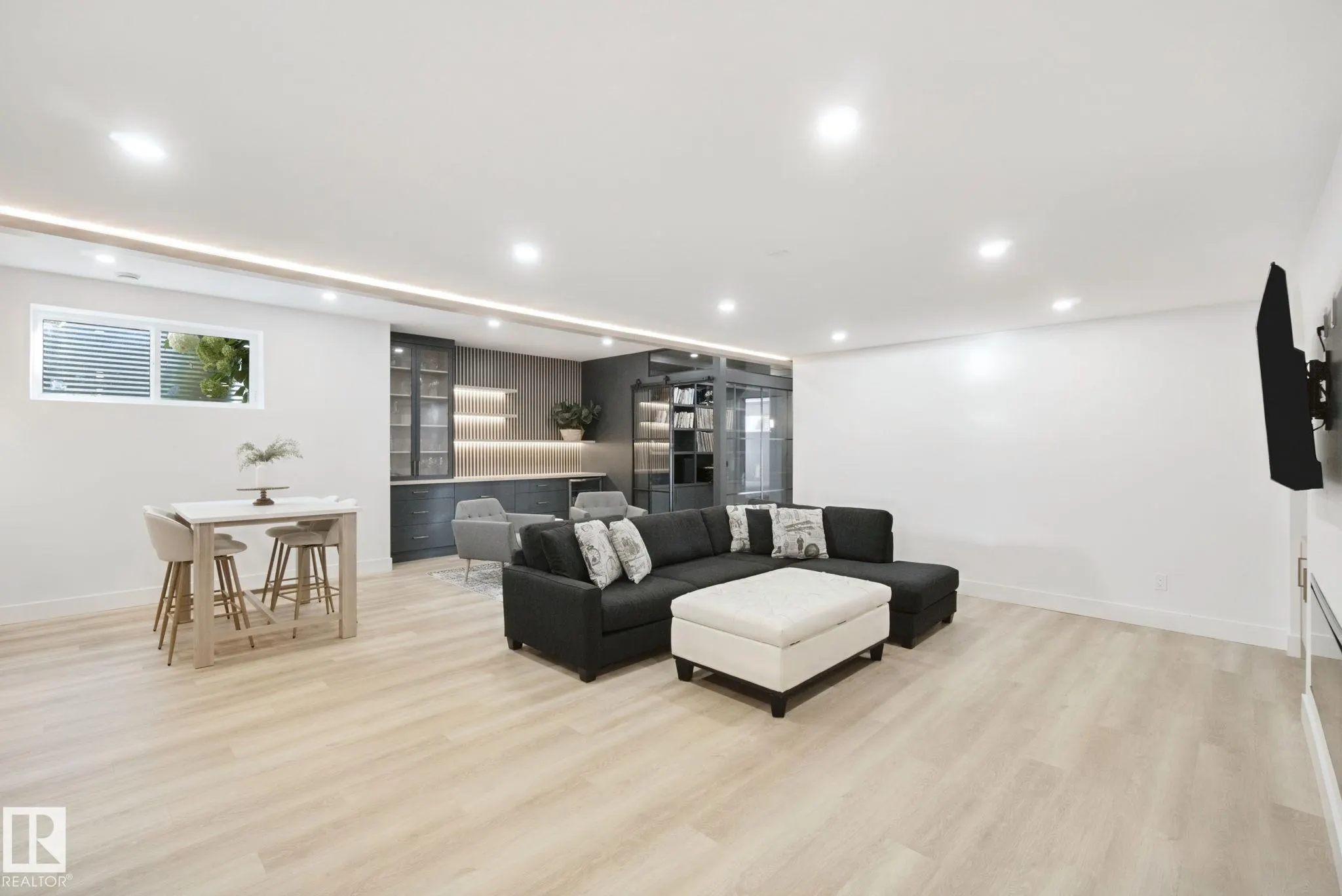 30 52467 Range Road 214